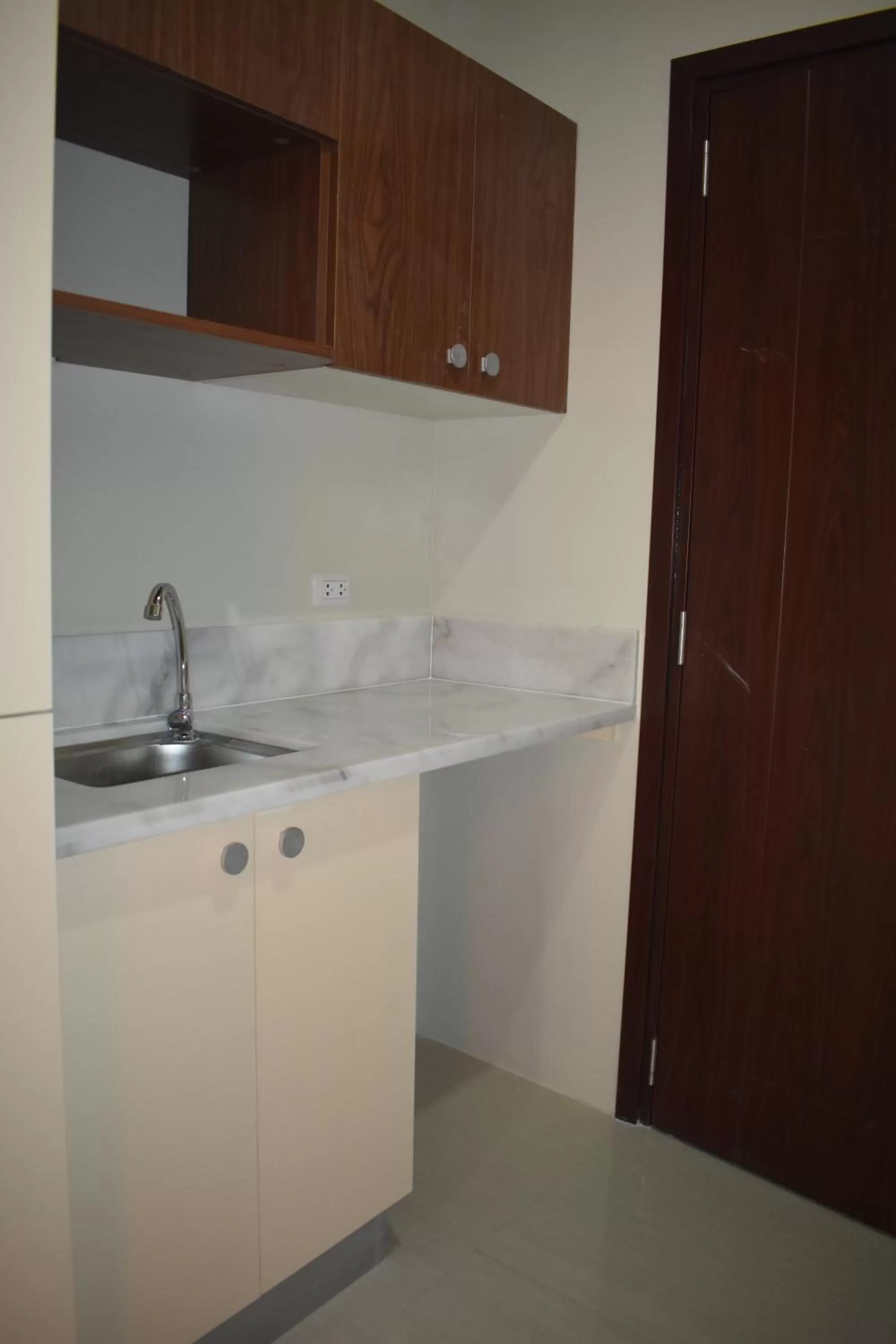 Kitchen or kitchenette in G Square Residences