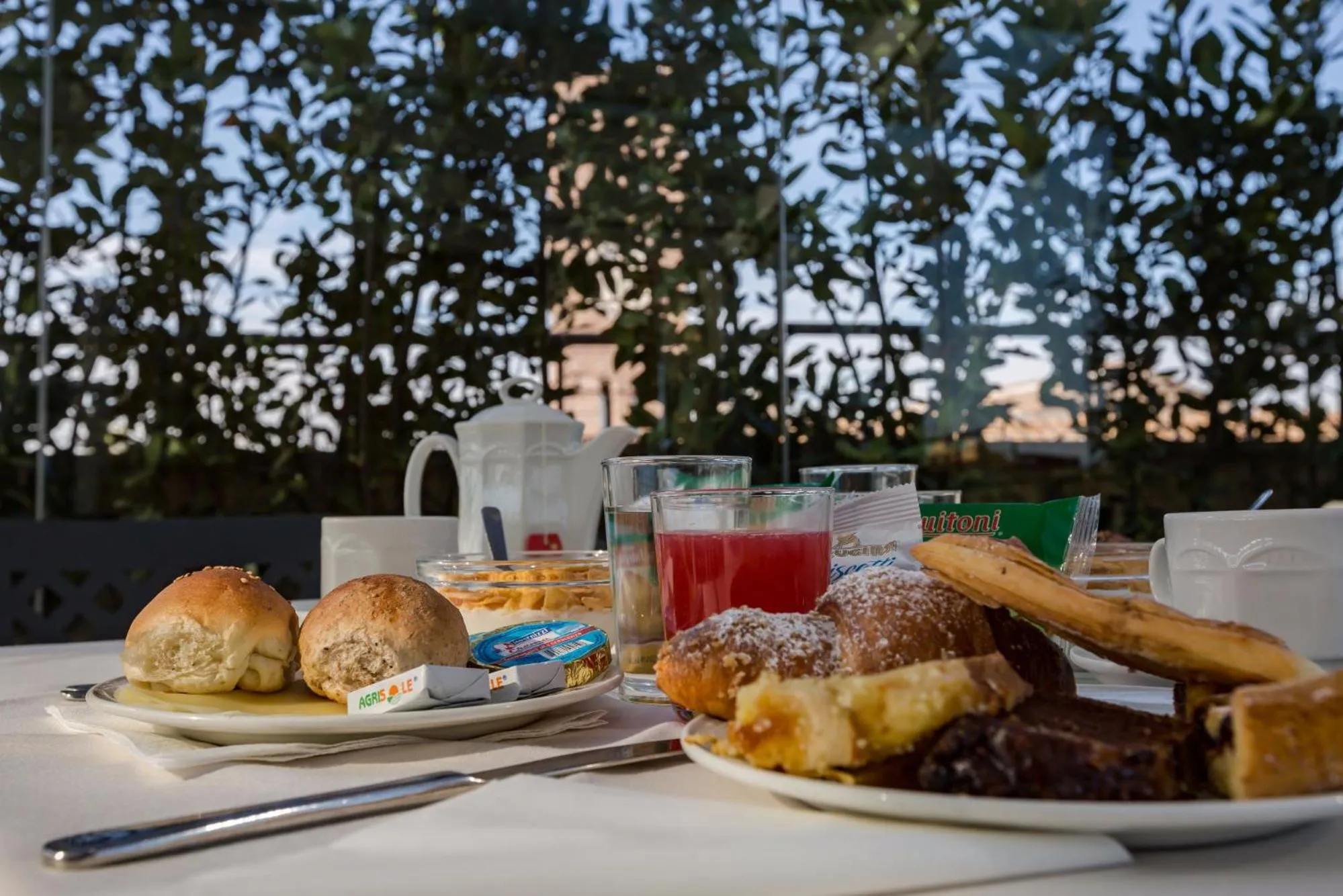 Drinks in Domus Sessoriana