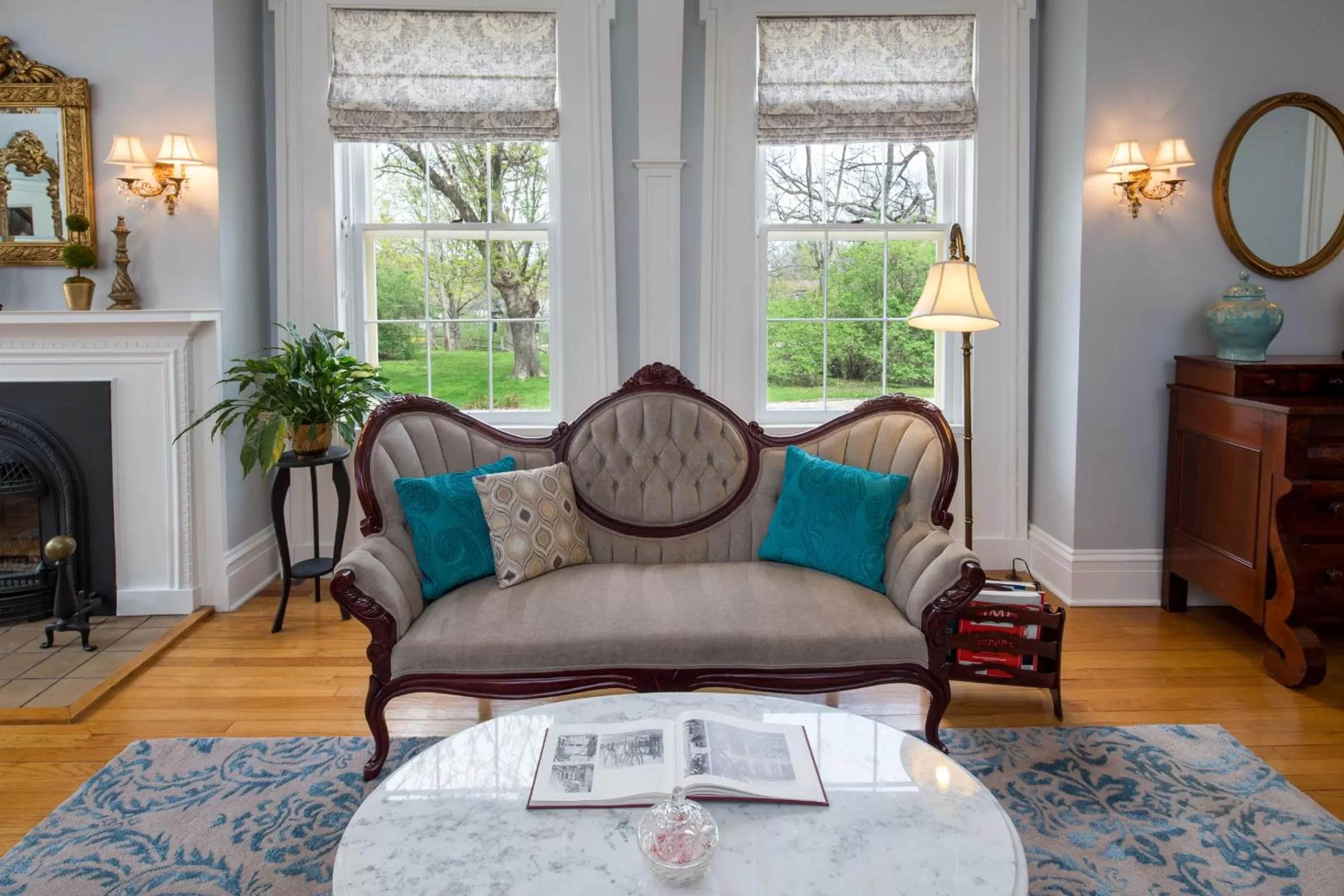 Communal lounge/ TV room in Aldrich Guest House