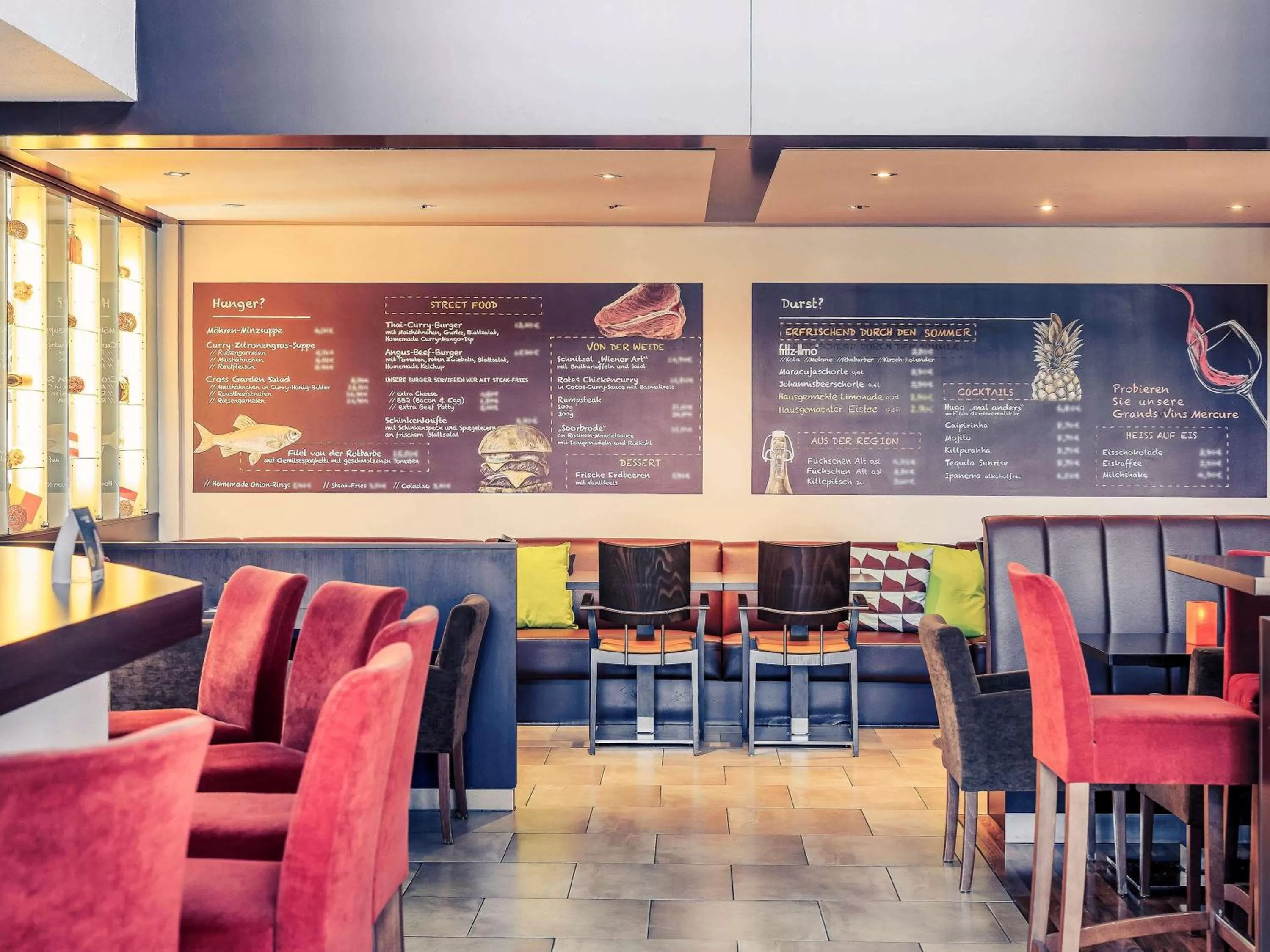 Lounge or bar in Mercure Hotel Düsseldorf Ratingen