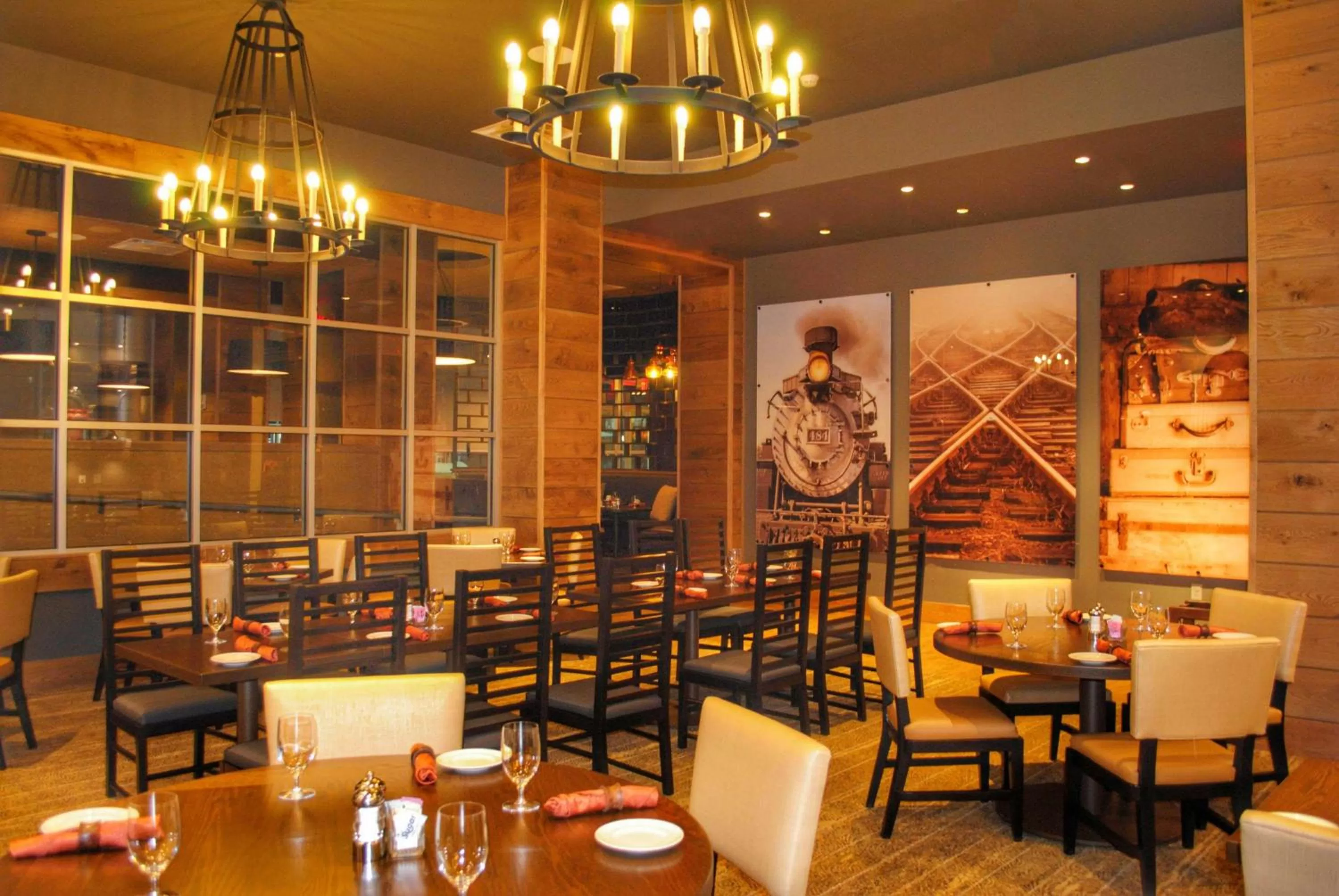 Dining area in DoubleTree by Hilton Hotel Reading