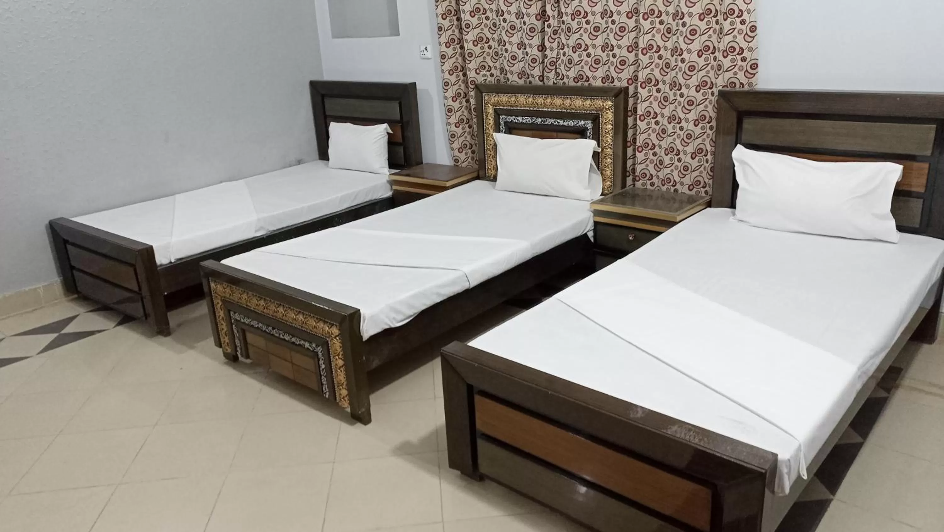 Bed in Hotel Royal Luxury Multan