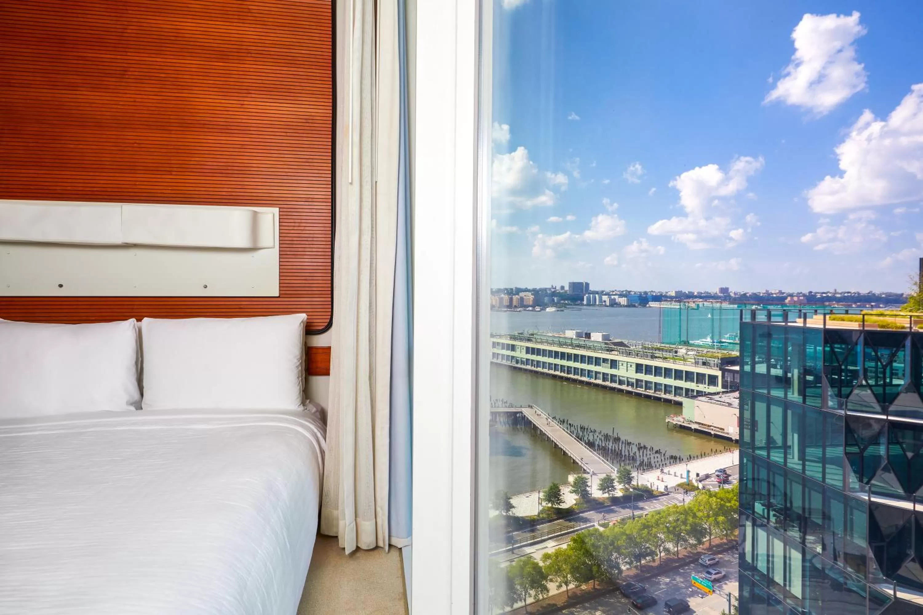 View (from property/room), Bed in The Standard, High Line New York