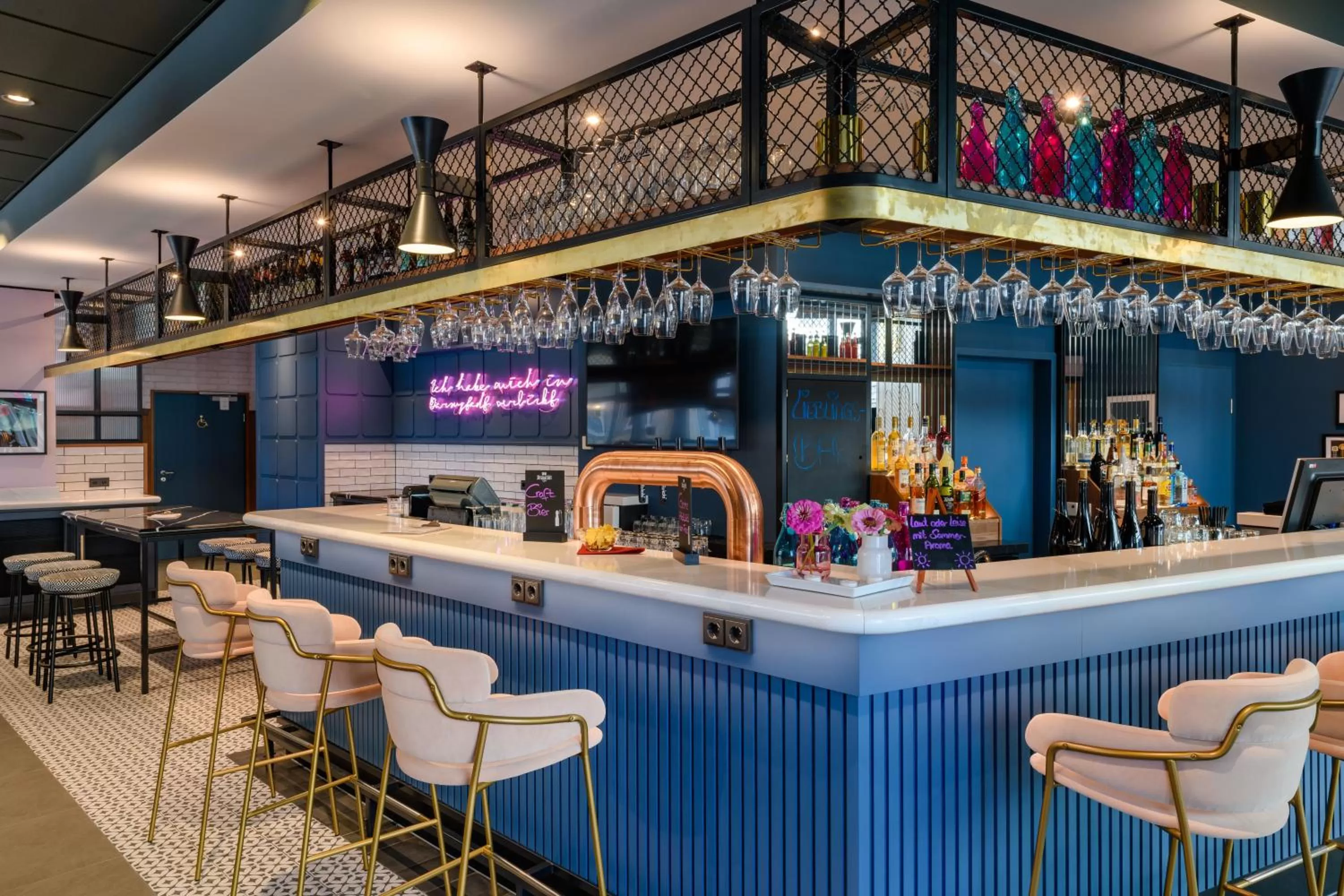 Property logo or sign in T H E Darmstadt