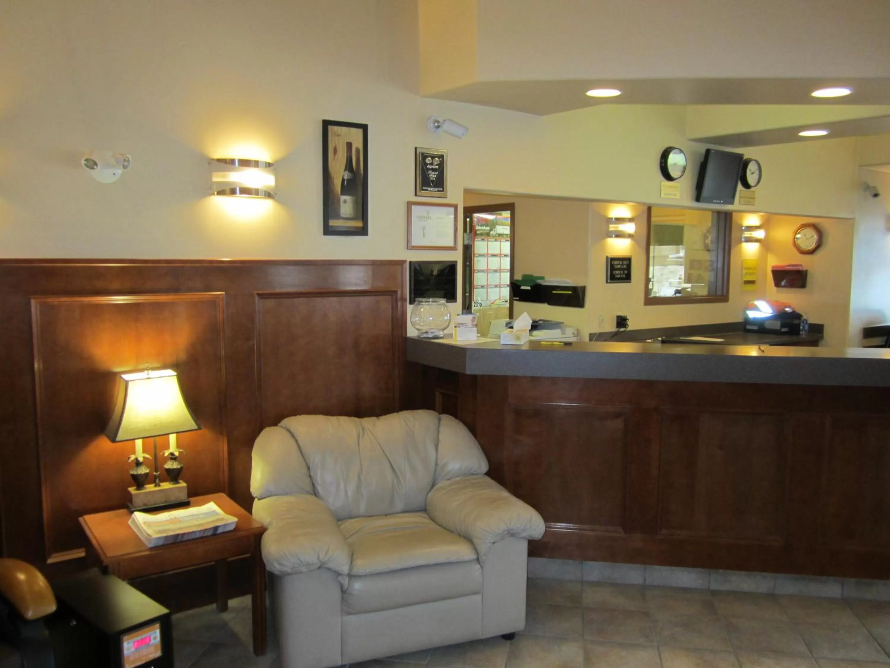 Lobby or reception in Super 8 by Wyndham Fort St. John BC