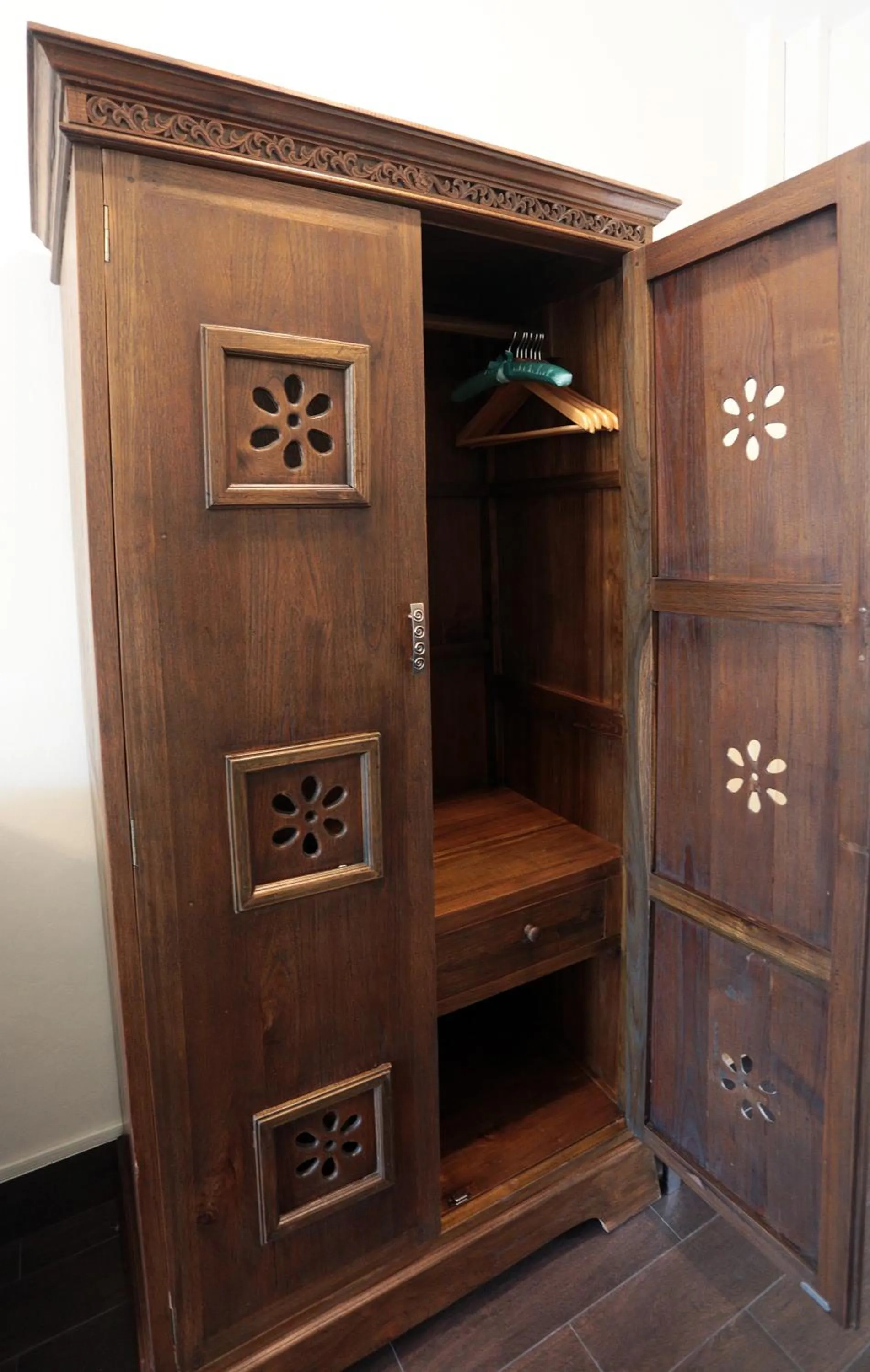 Decorative detail in The Myth - Sud Sathorn