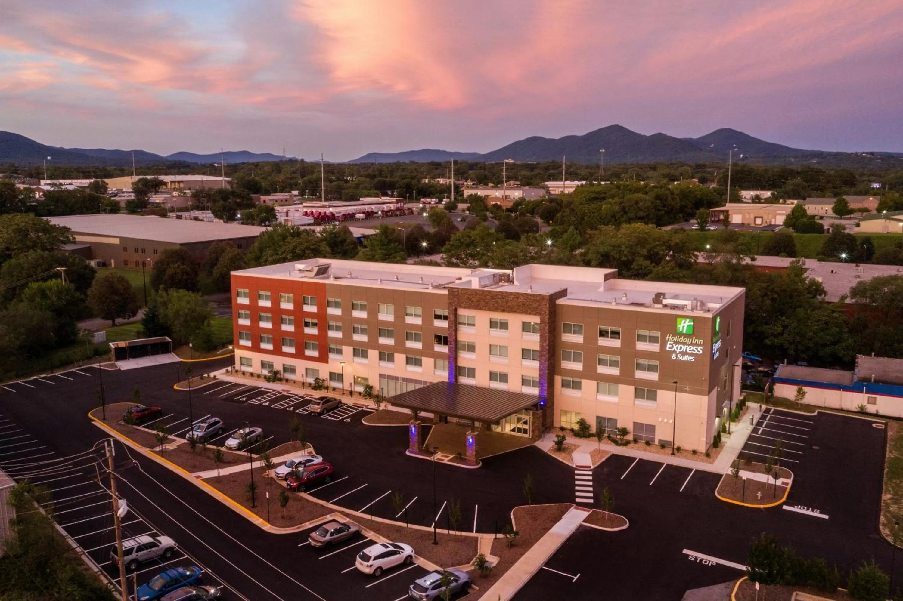 Bird's eye view in Holiday Inn Express & Suites - Roanoke – Civic Center