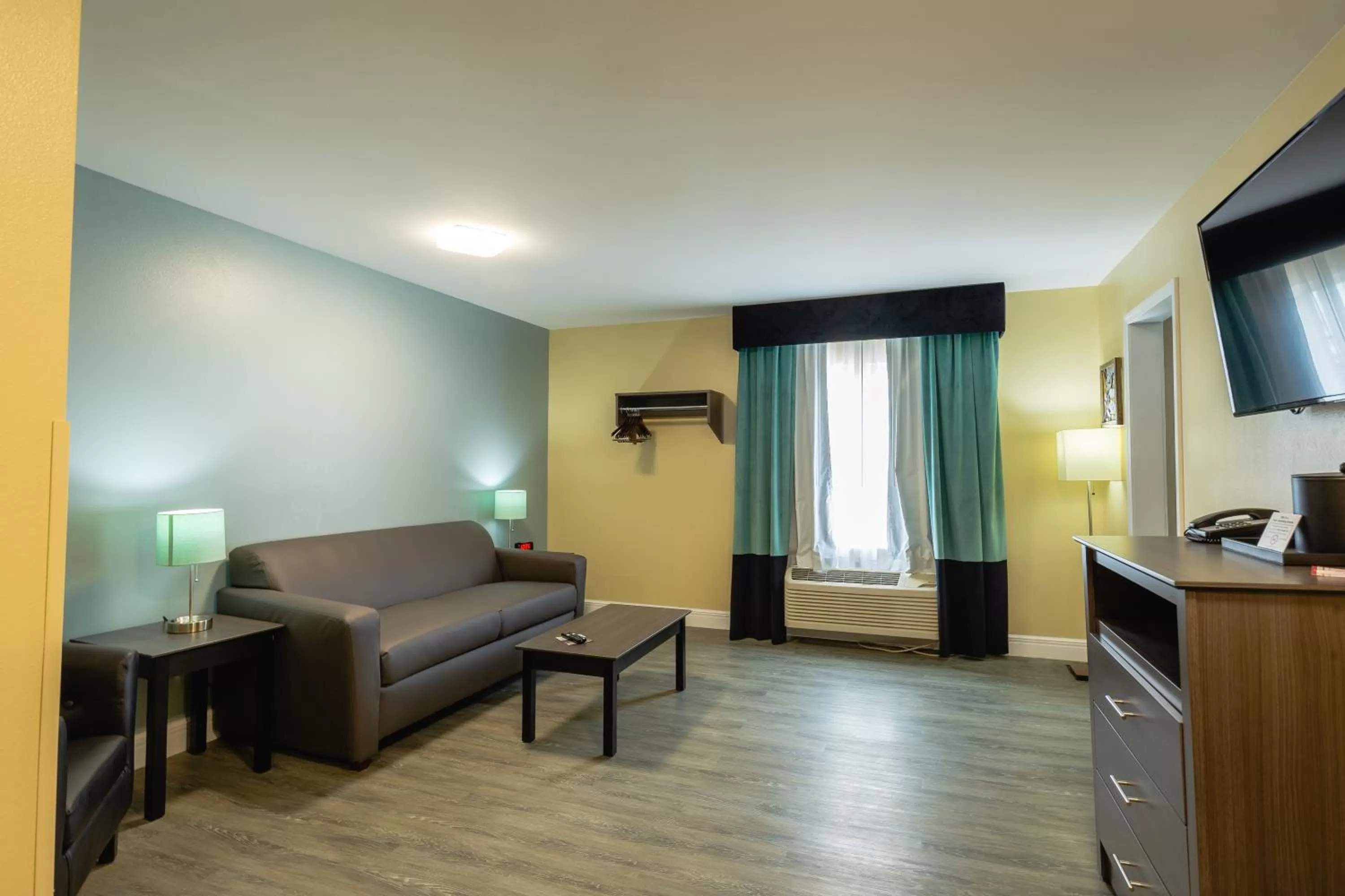 Kitchen or kitchenette in Hawthorn Extended Stay by Wyndham Saint Robert