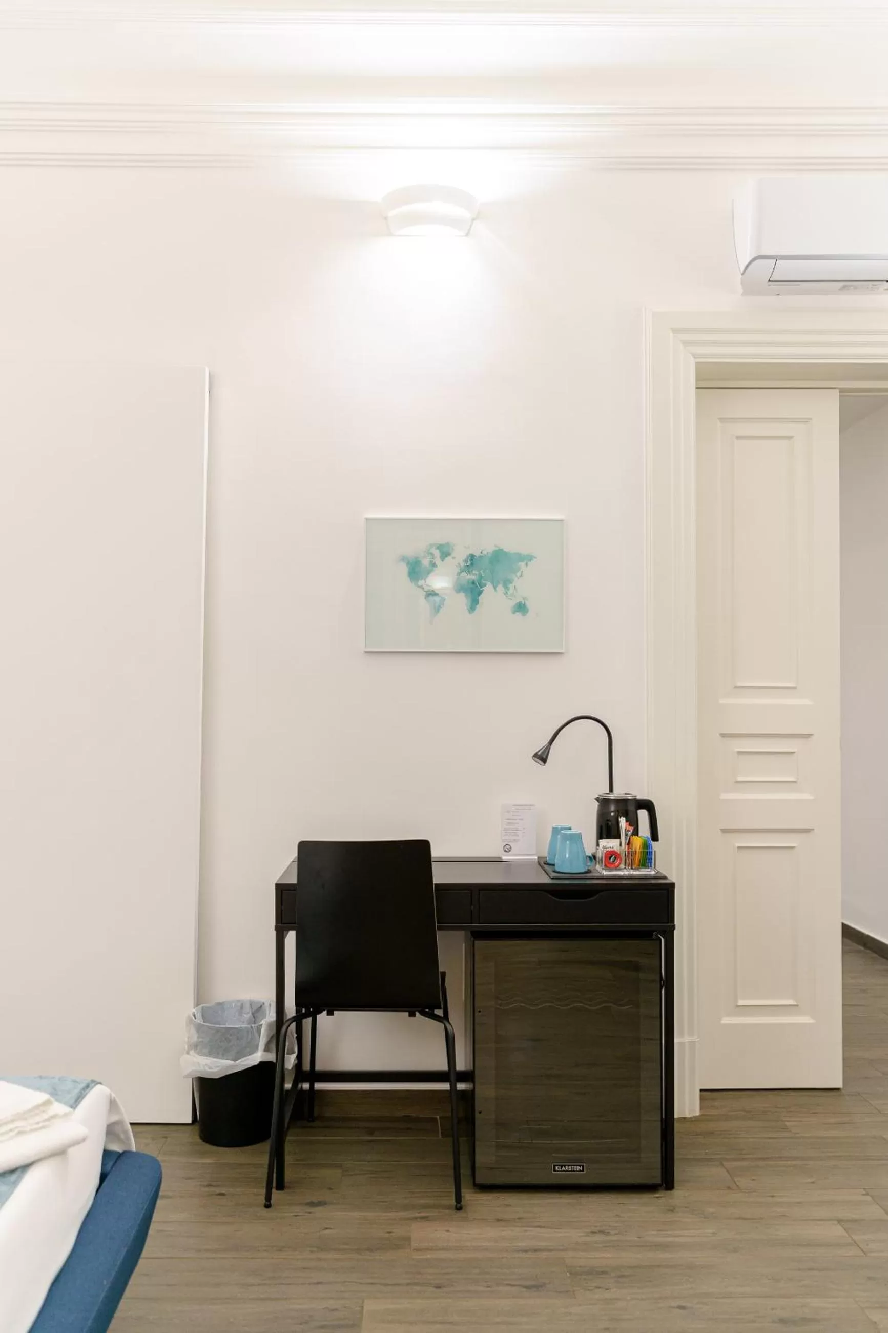 TV/Entertainment Center in SiSTO18