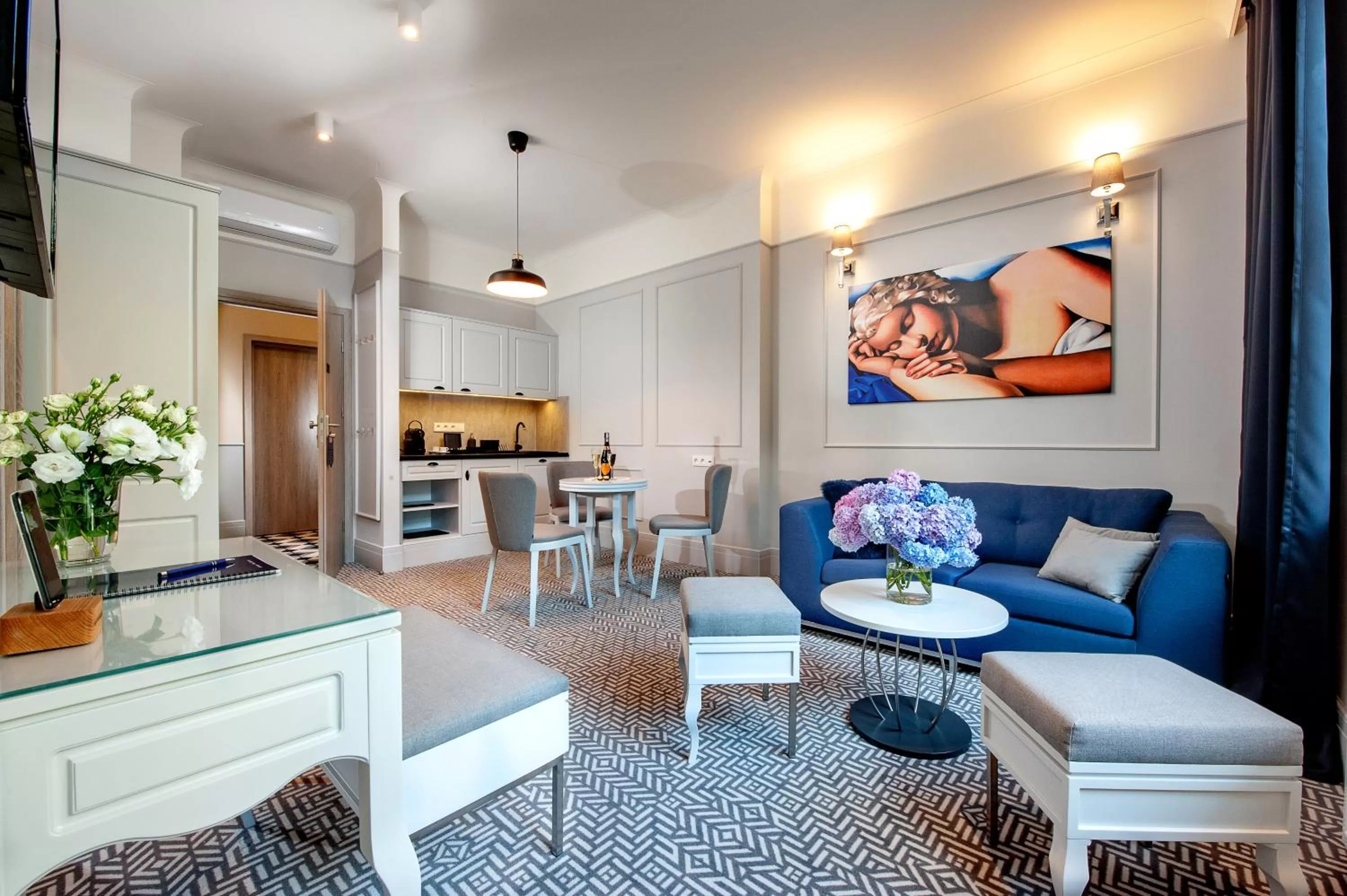 Living room in Amber Design Residence