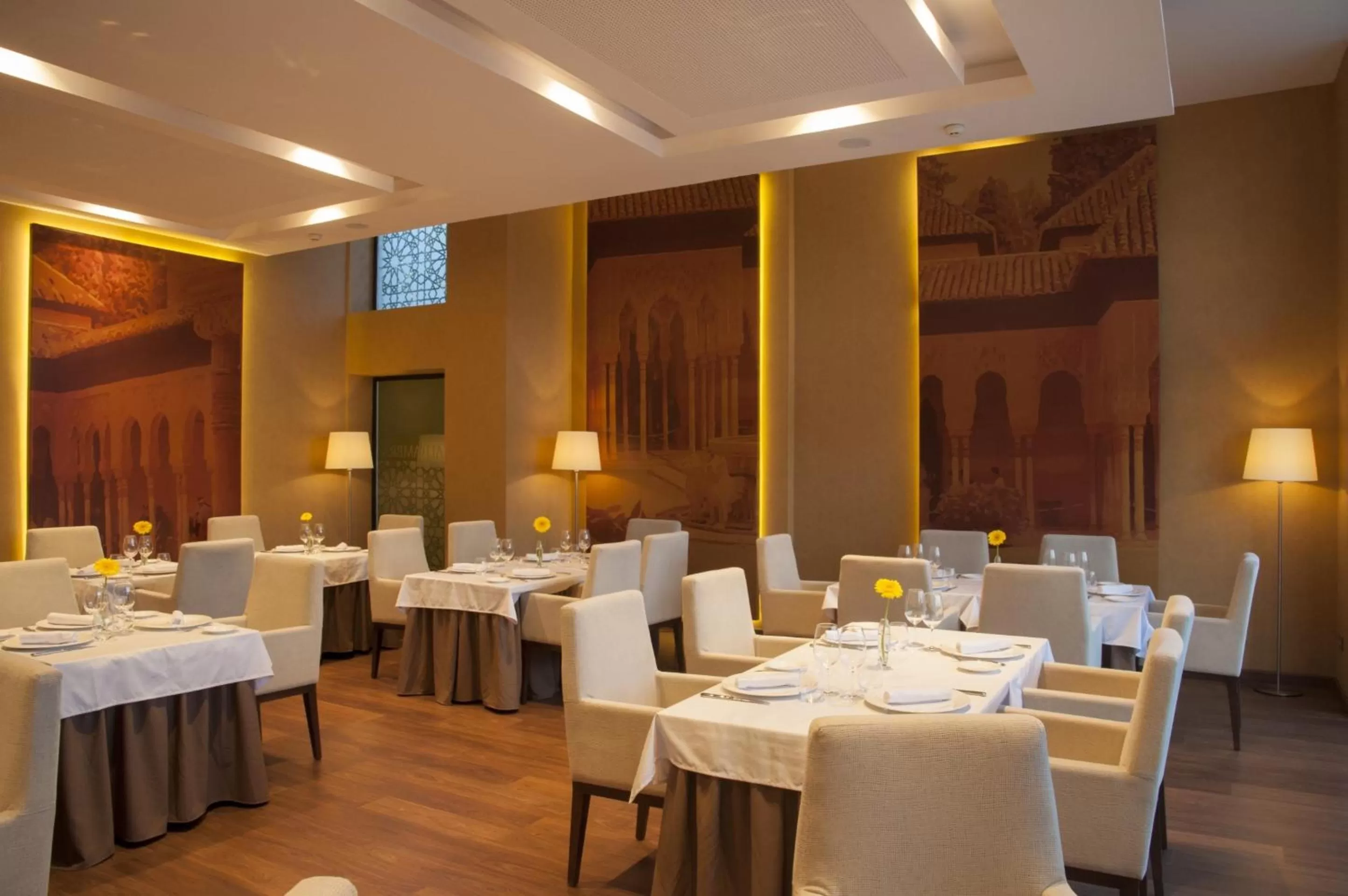 Restaurant/places to eat in M.A. Hotel Sevilla Congresos