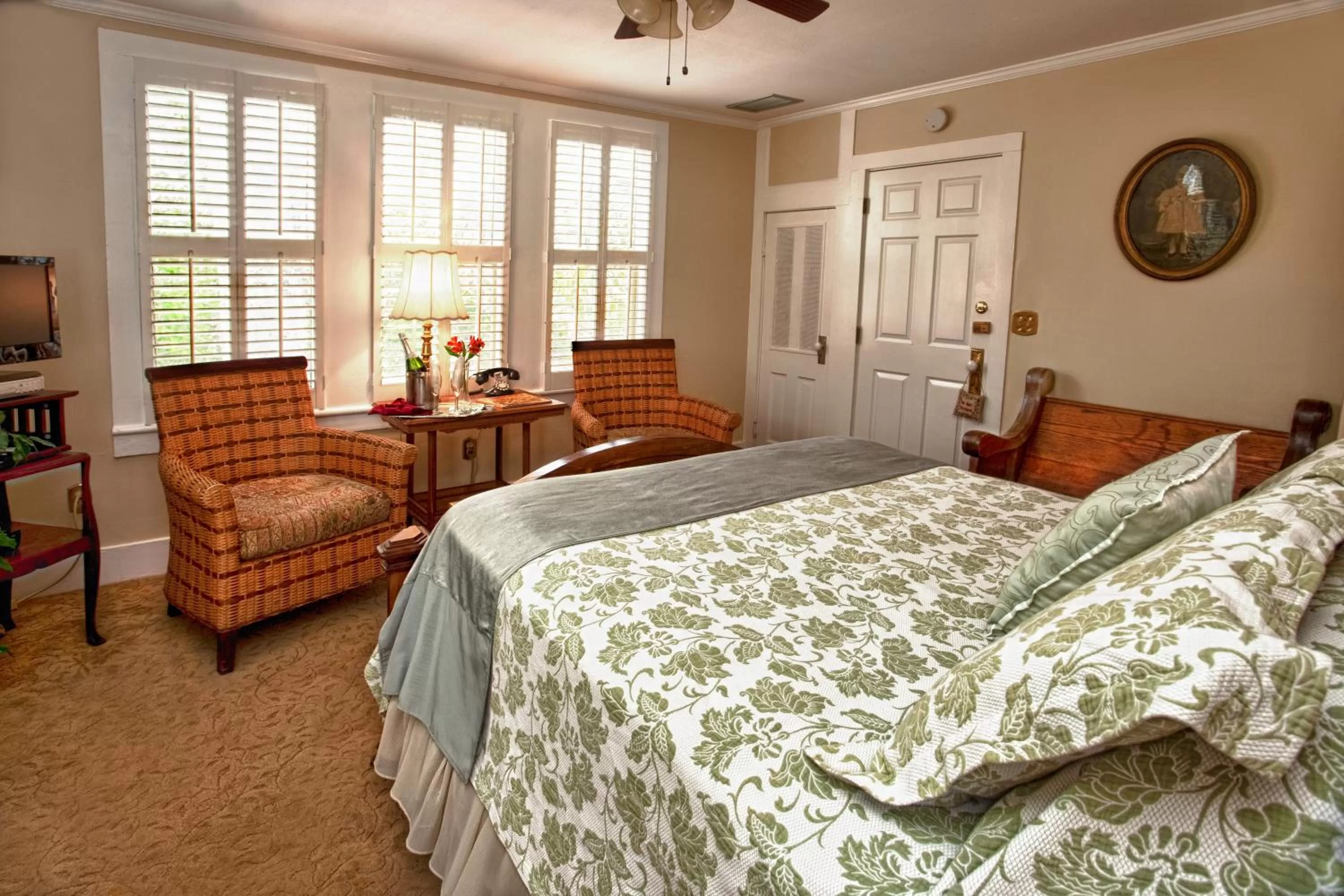 Premium Queen Room in St. Francis Inn - Saint Augustine