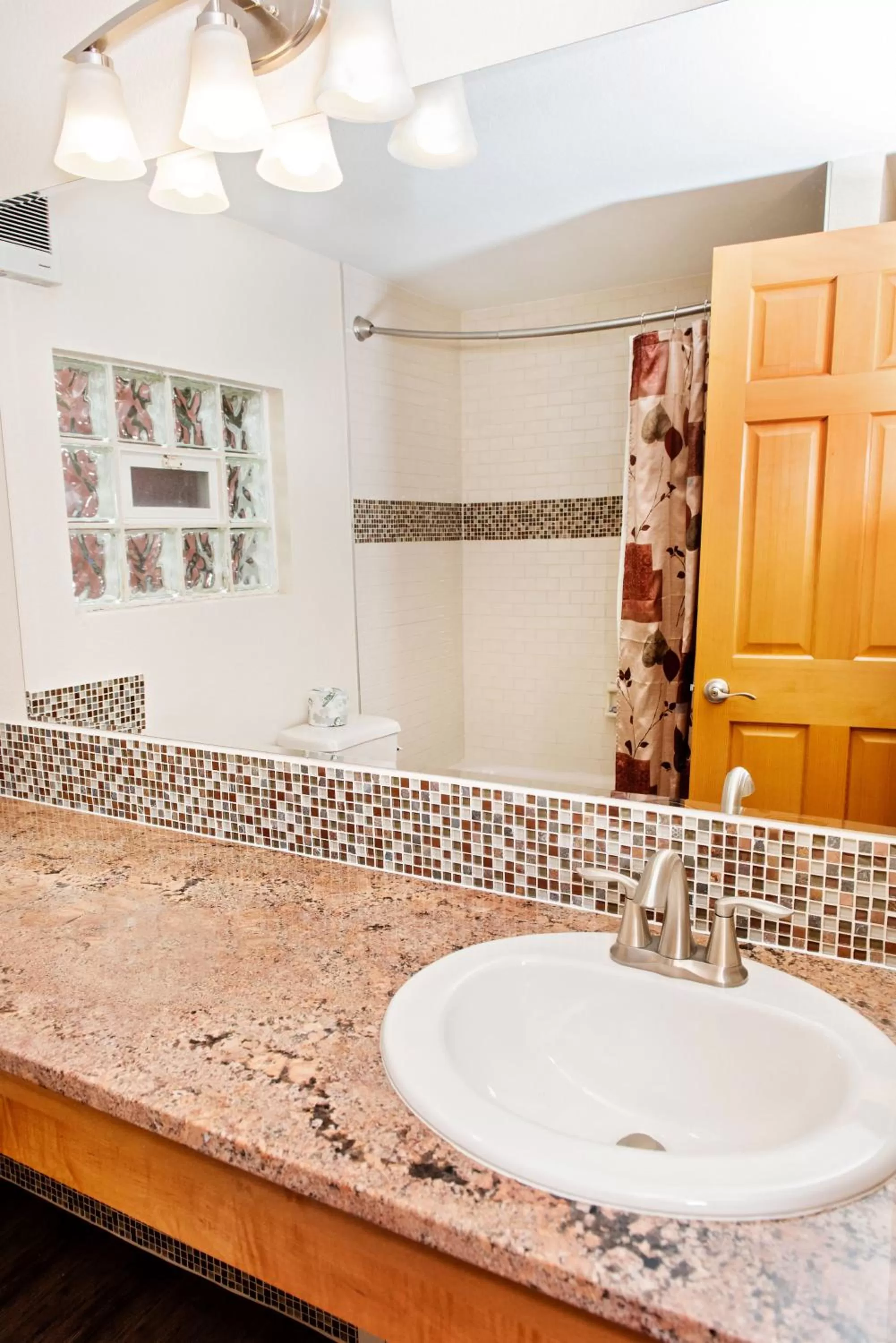 Bathroom in Red Wing Motel