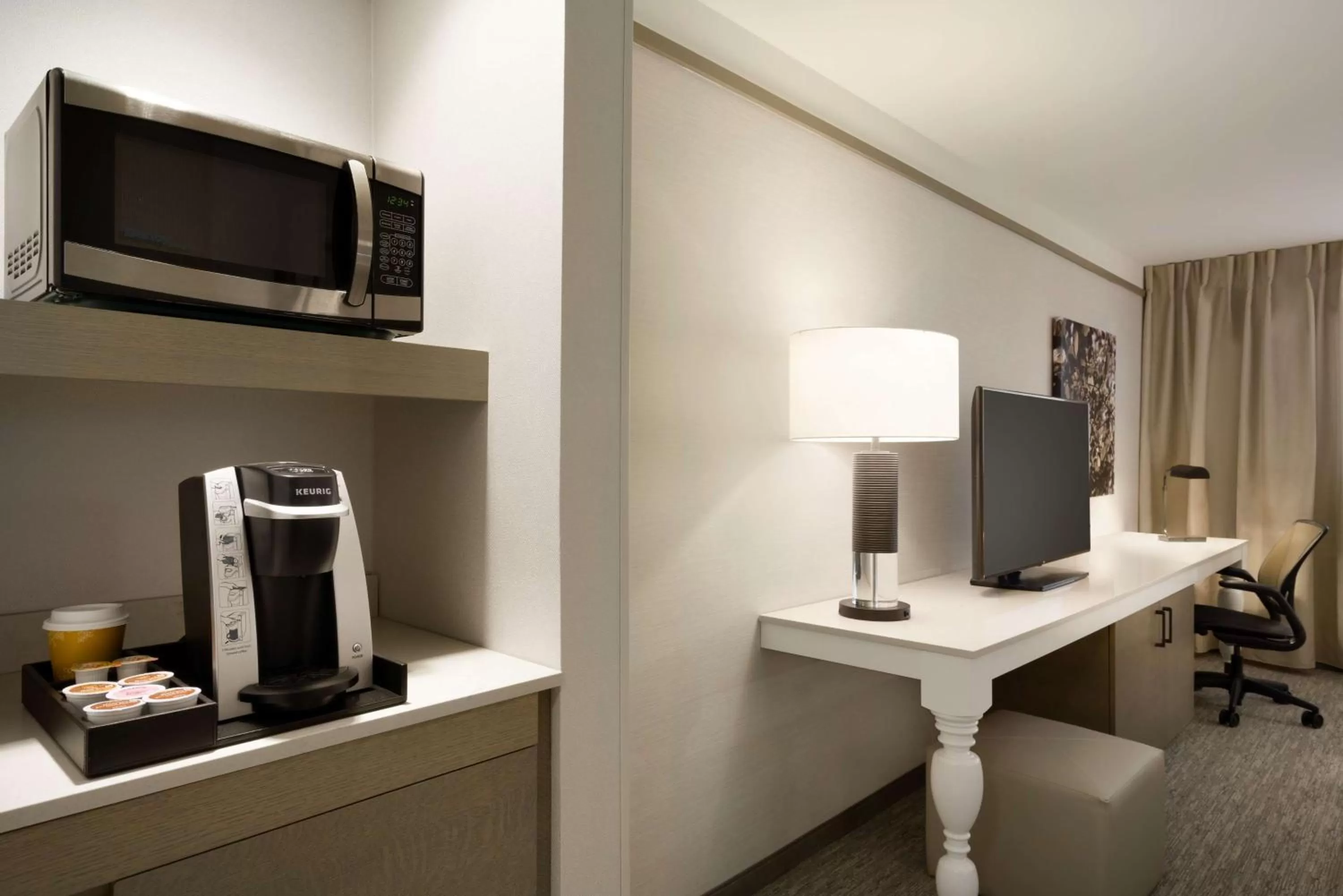Bedroom in Hilton Garden Inn Newtown Square Radnor
