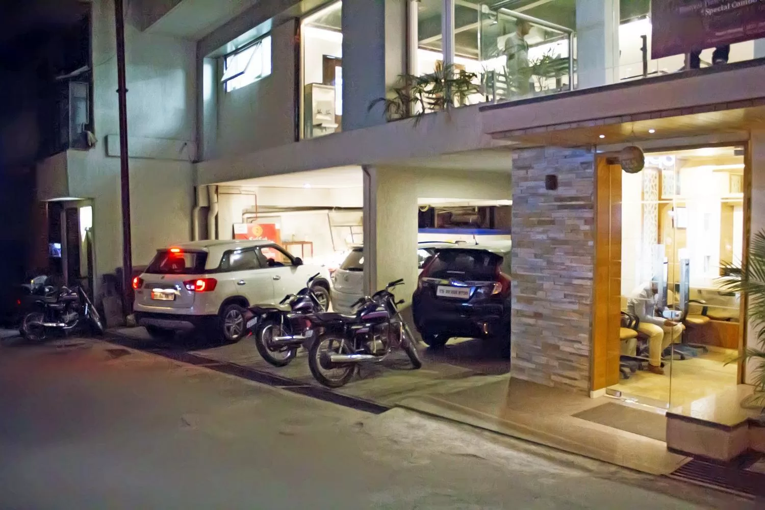 Property building in Hotel SRI SRI EXECUTIVE KOLHAPUR NEAR MAHALAXMI TEMPLE