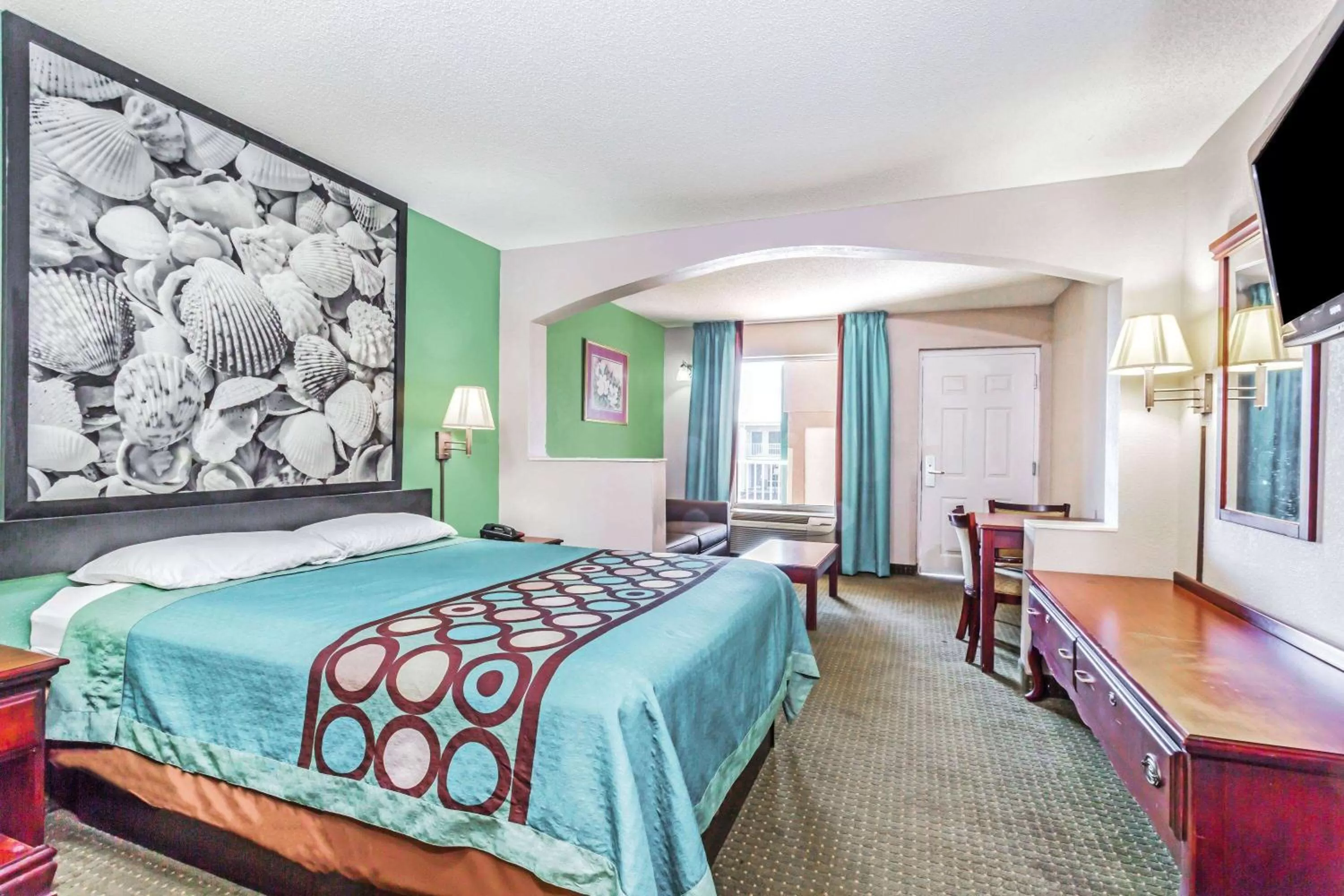 Photo of the whole room, Bed in Super 8 by Wyndham Marianna I-10