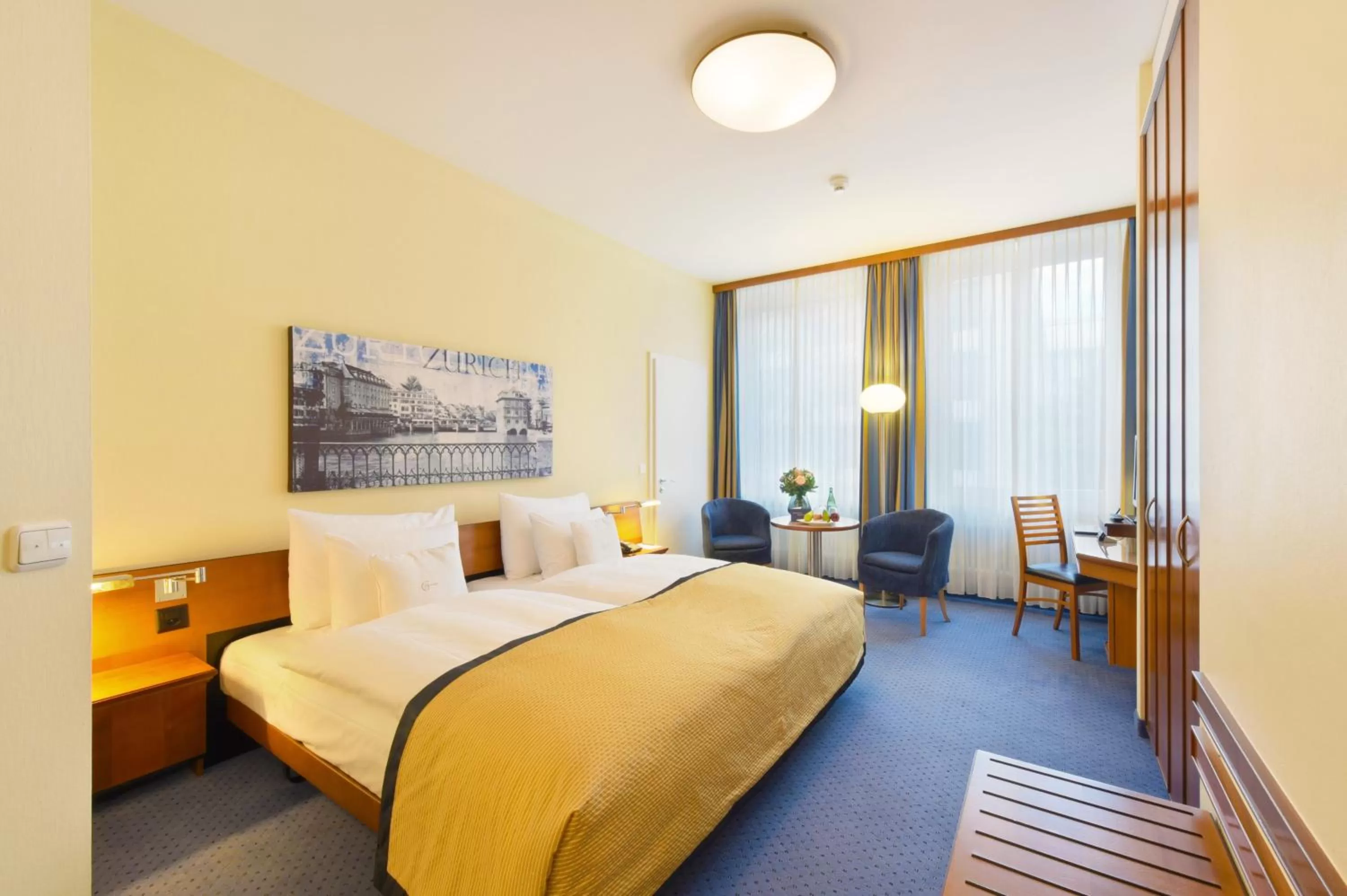 Comfort Double Room in Glärnischhof by TRINITY