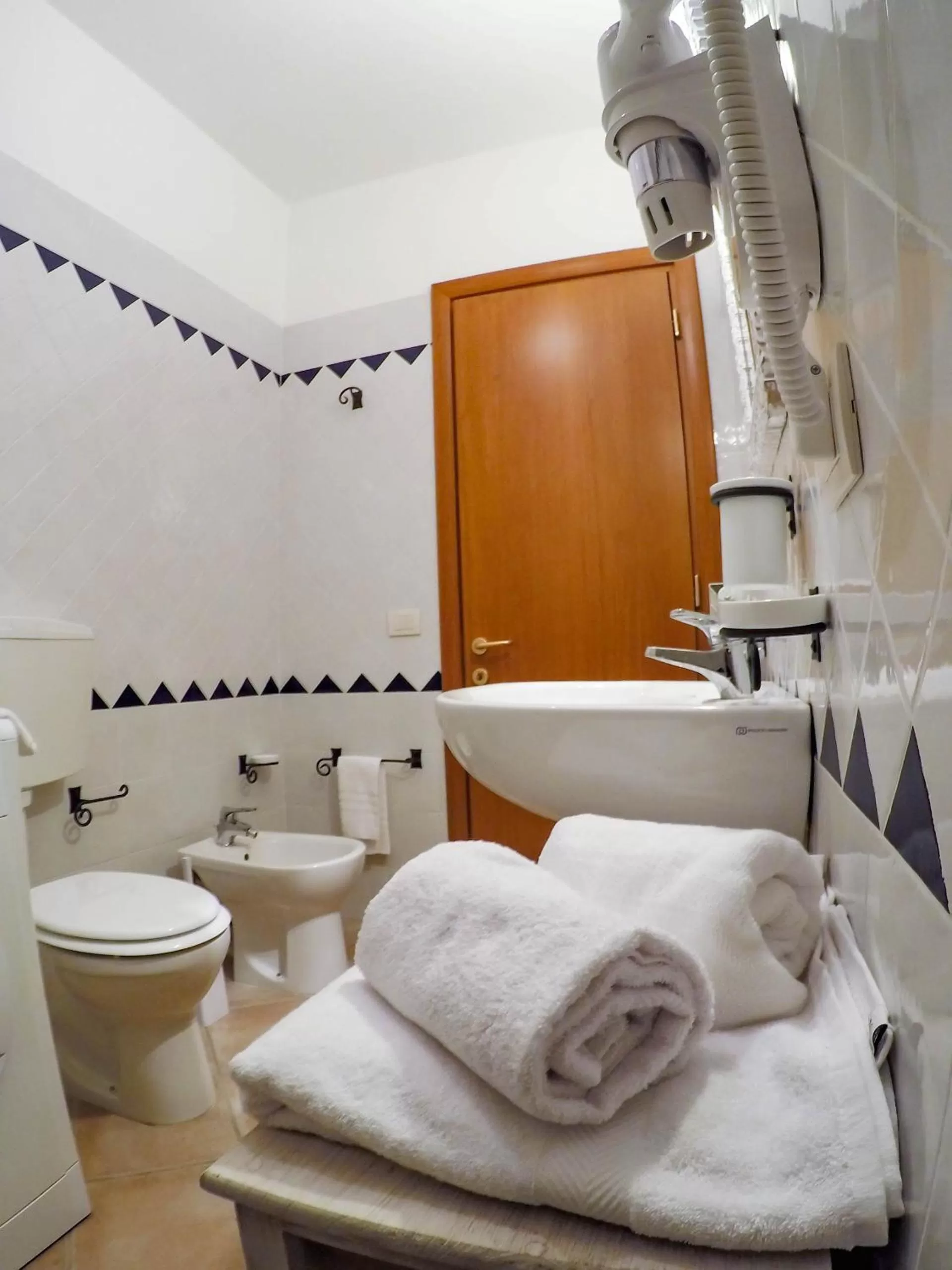 Bathroom in CASALE LA FATA -tipico toscano immerso nelle colline tra Lucca e Versilia, 6 appartamenti indipendenti