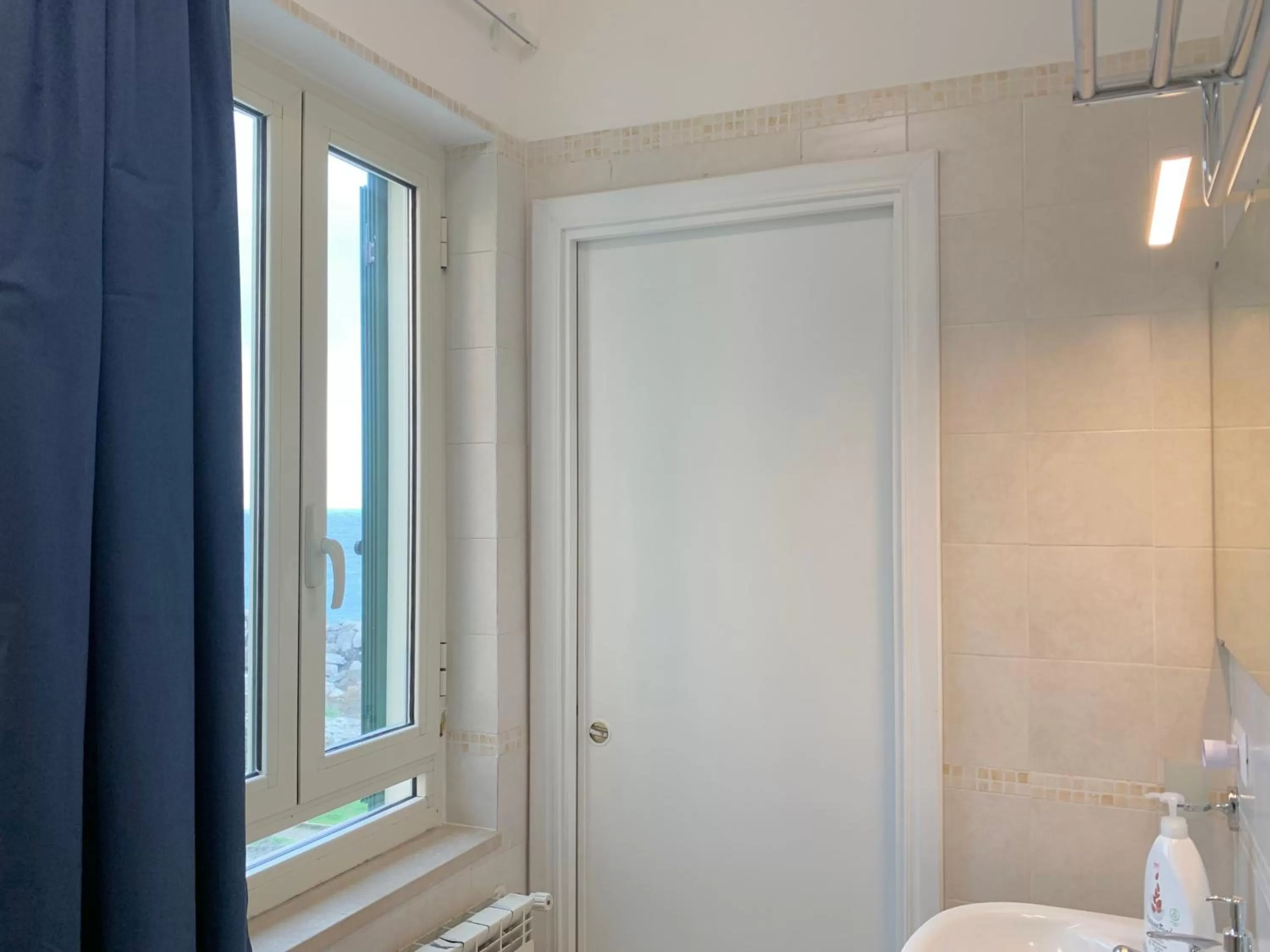 Bathroom in Artis Mare