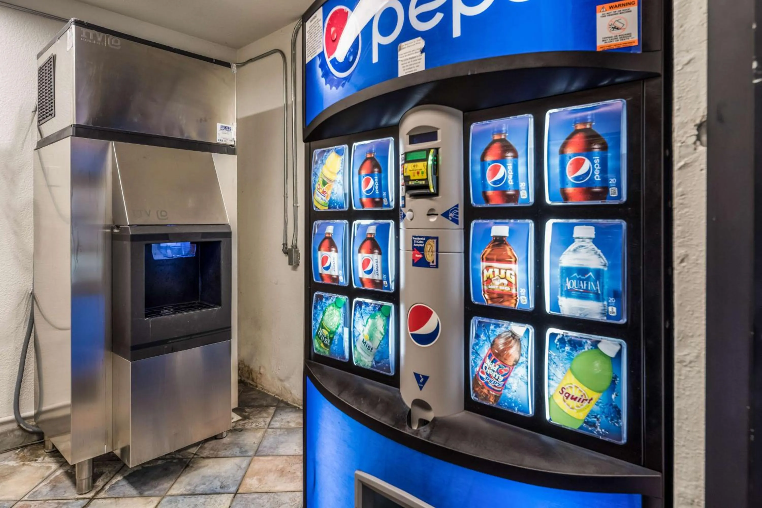 Property building in Motel 6-Rohnert Park, CA