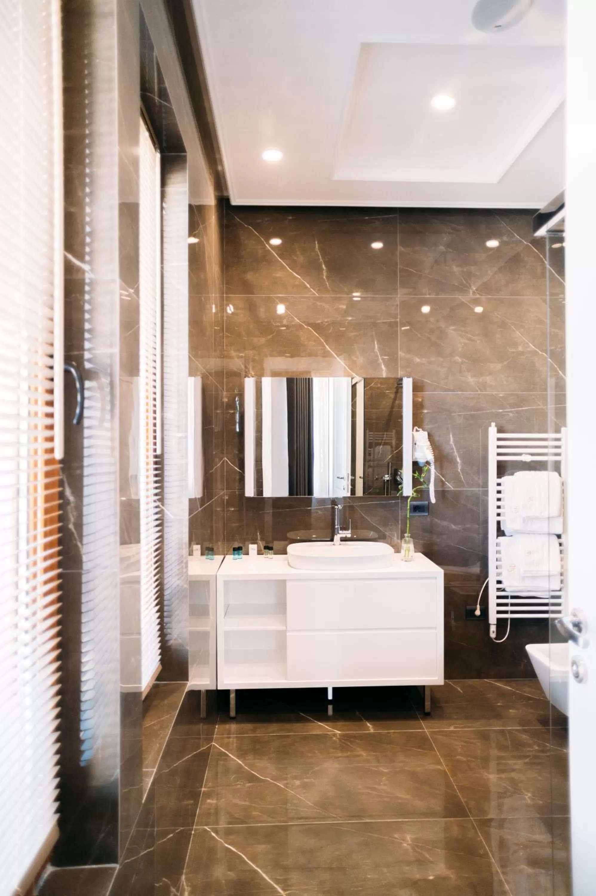 Toilet in Hotel Stela Center