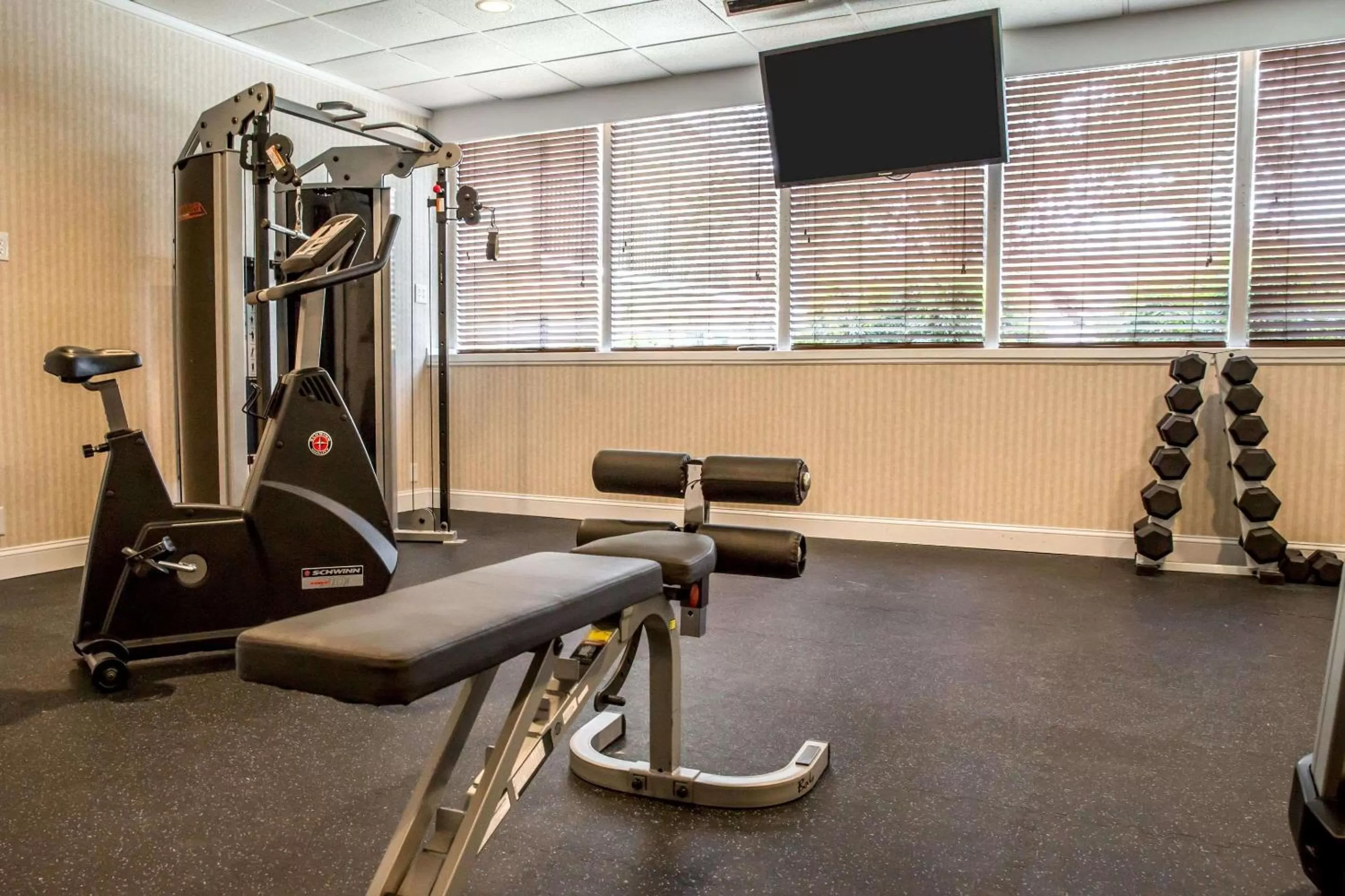 Fitness centre/facilities in Quality Inn Elizabeth City near University