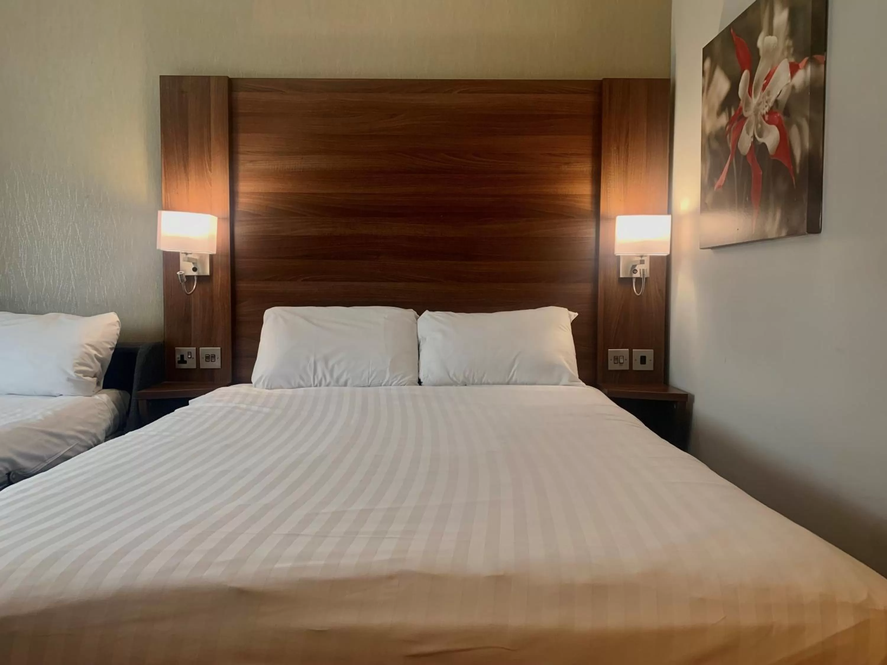 Bed in Days Inn Wetherby