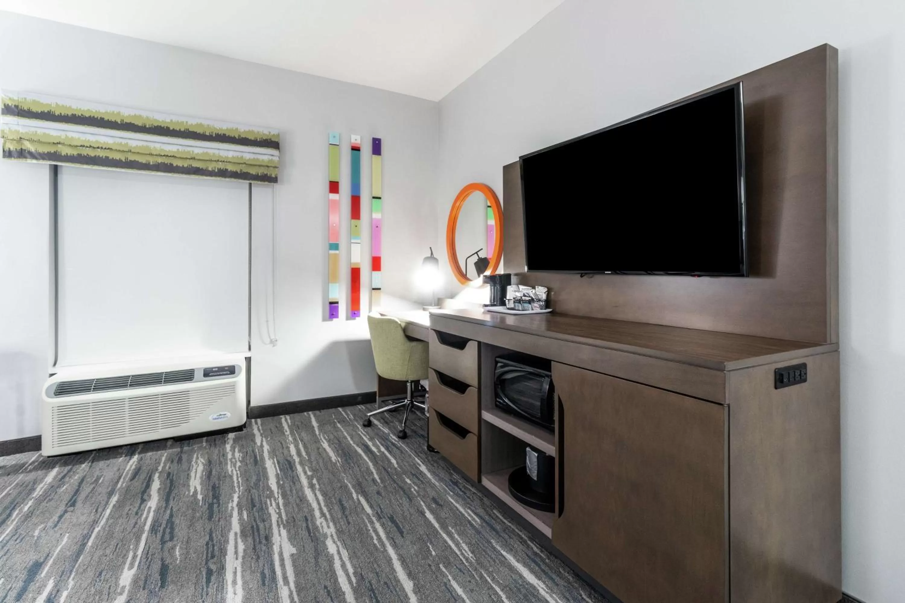 Bedroom in Hampton Inn Locust Grove