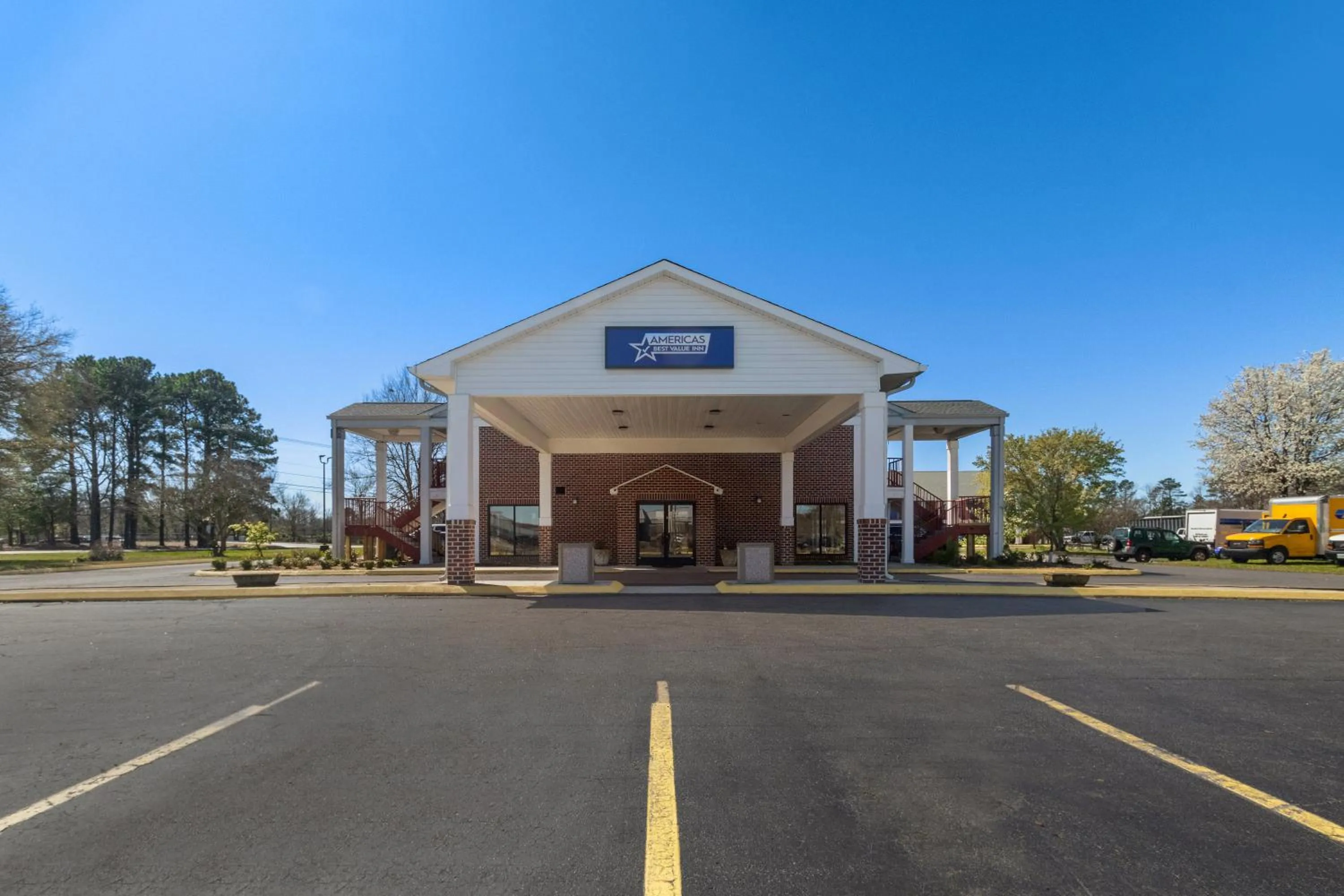 Property building in Americas Best Value Inn Edenton