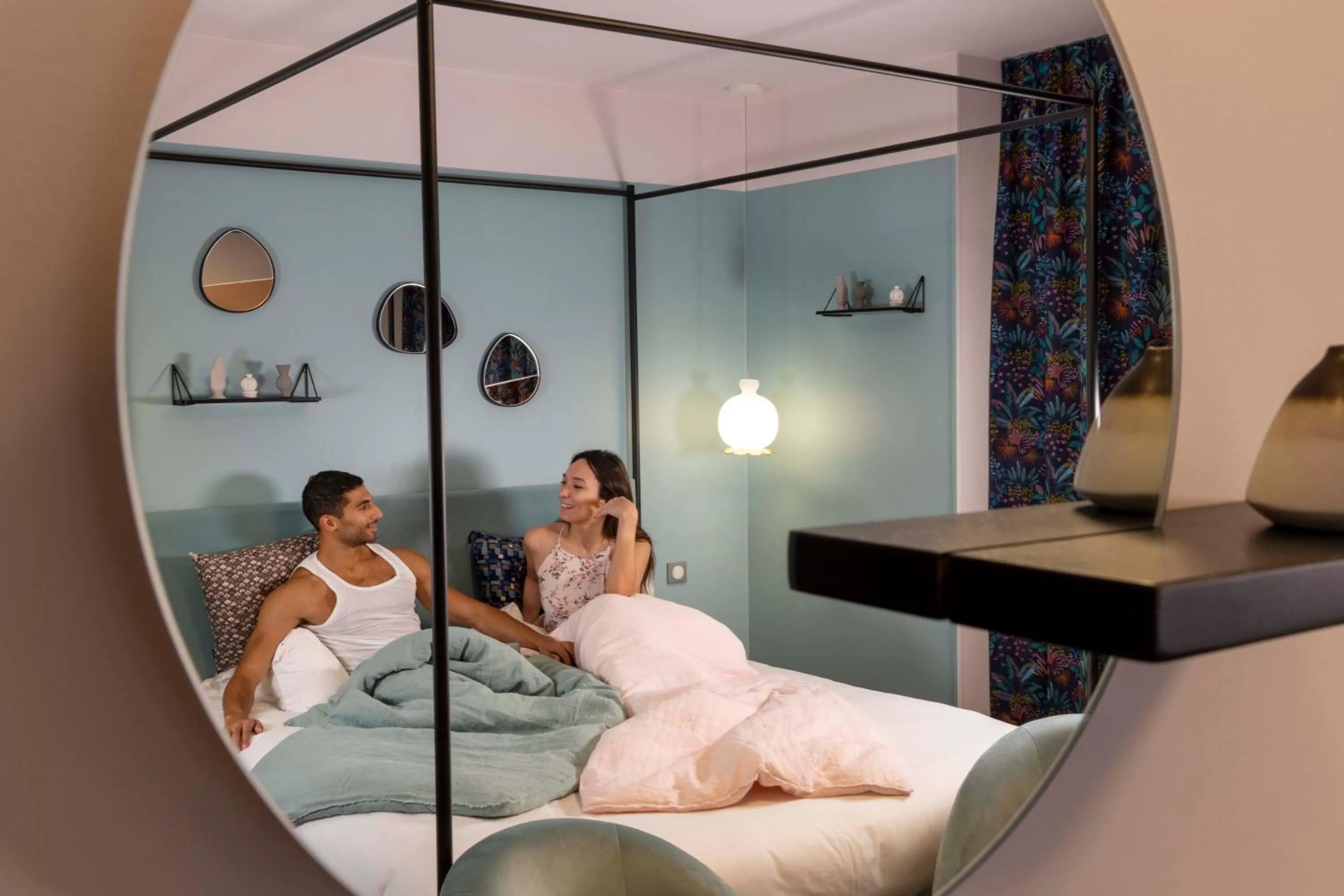 People, Bed in Hôtel Marais Hôme