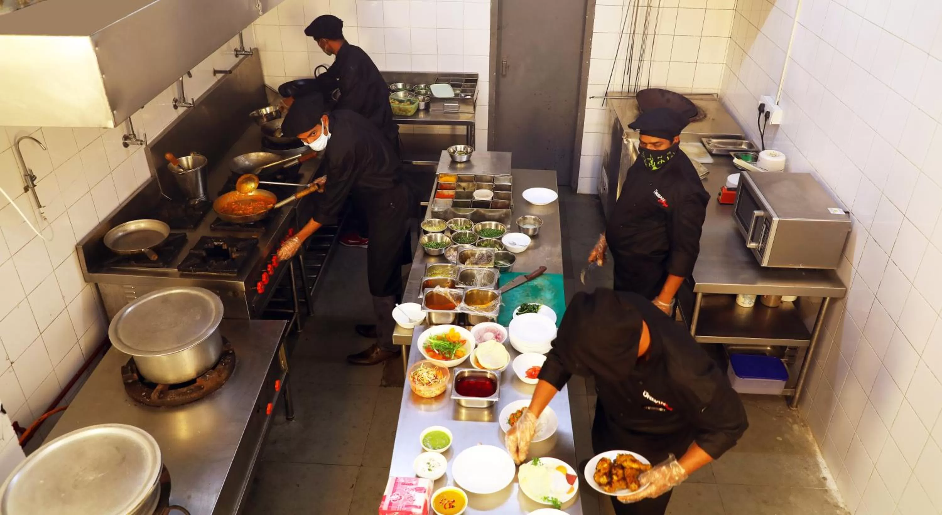 Kitchen or kitchenette in The Urban Stays