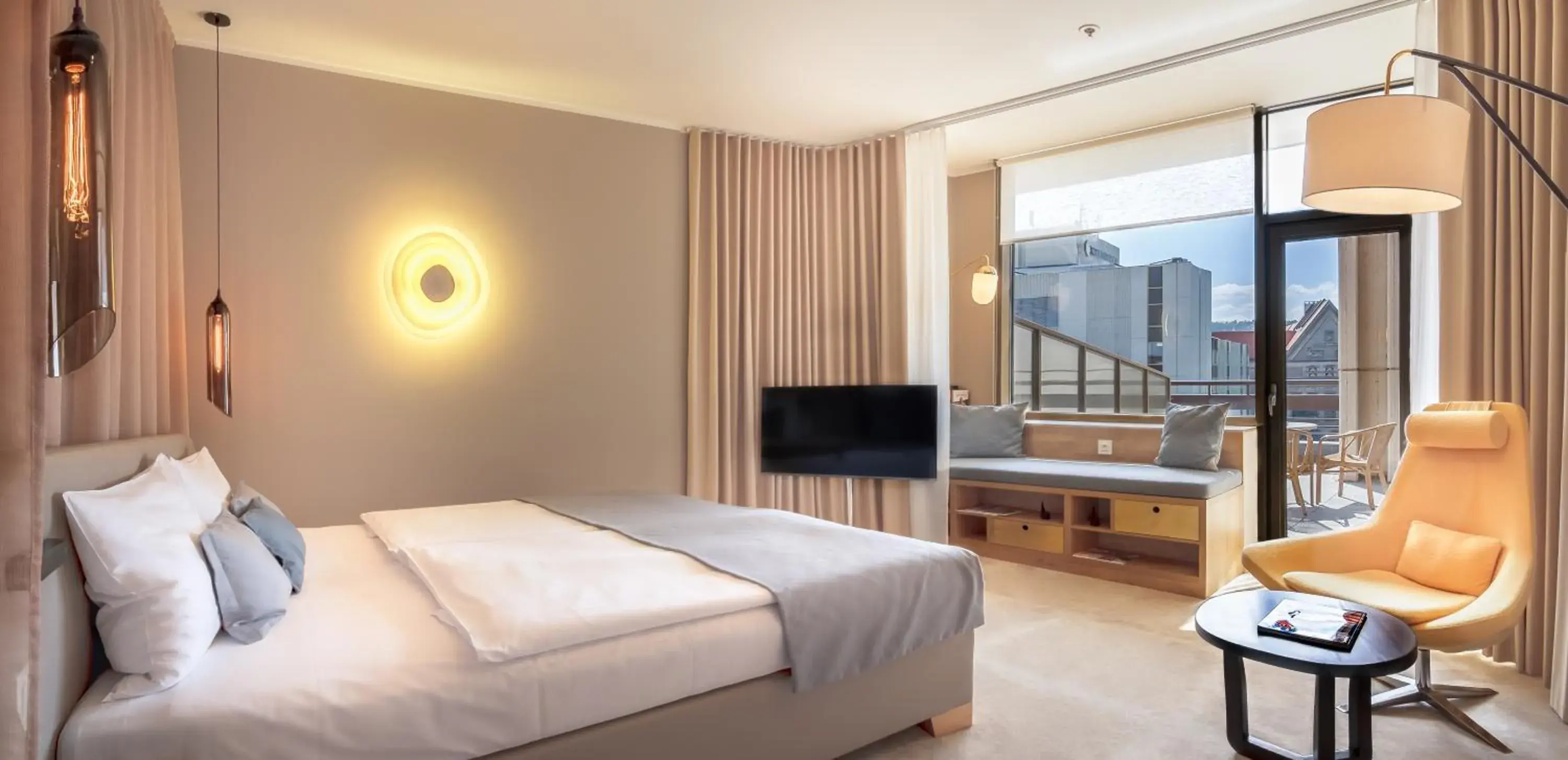 Deluxe Double or Twin room with Castle view and Terrace in The President Deluxe Double or Twin room with Castle view and Terrace in The President