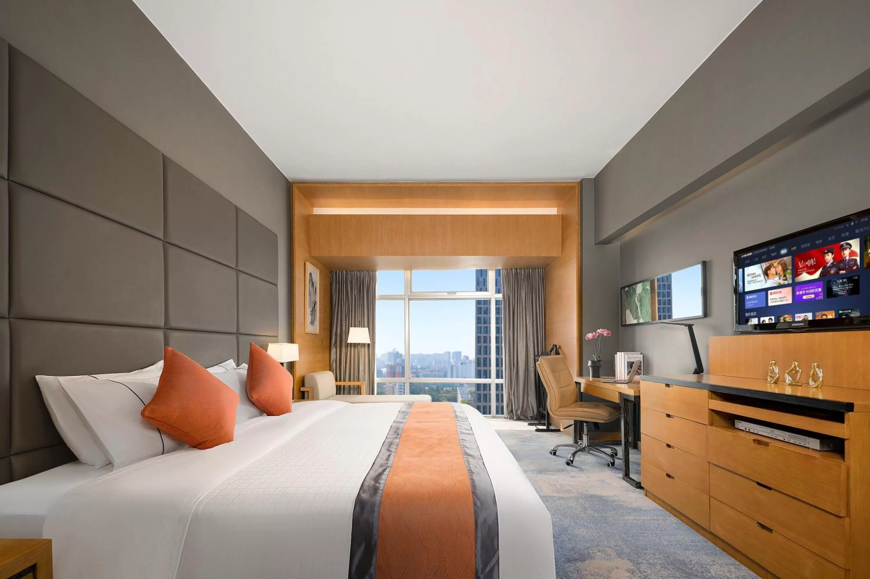 Bed in Jianguo Hotel Guangzhou