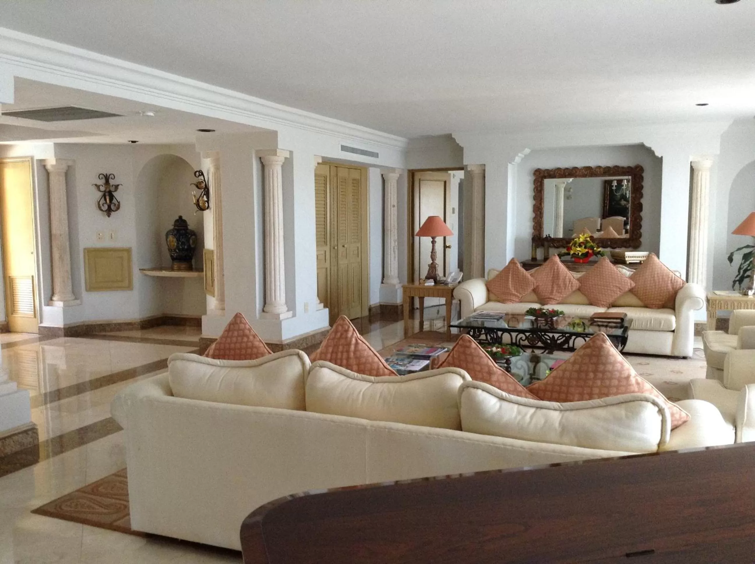 Communal lounge/ TV room in Grand Isla Navidad Golf & Spa Resort with Marina