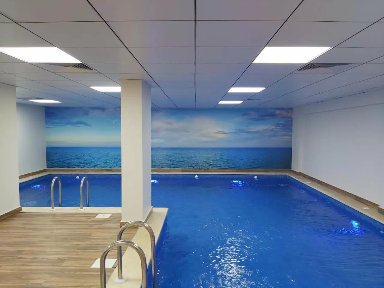 Swimming pool in Admire Apart' Hotel