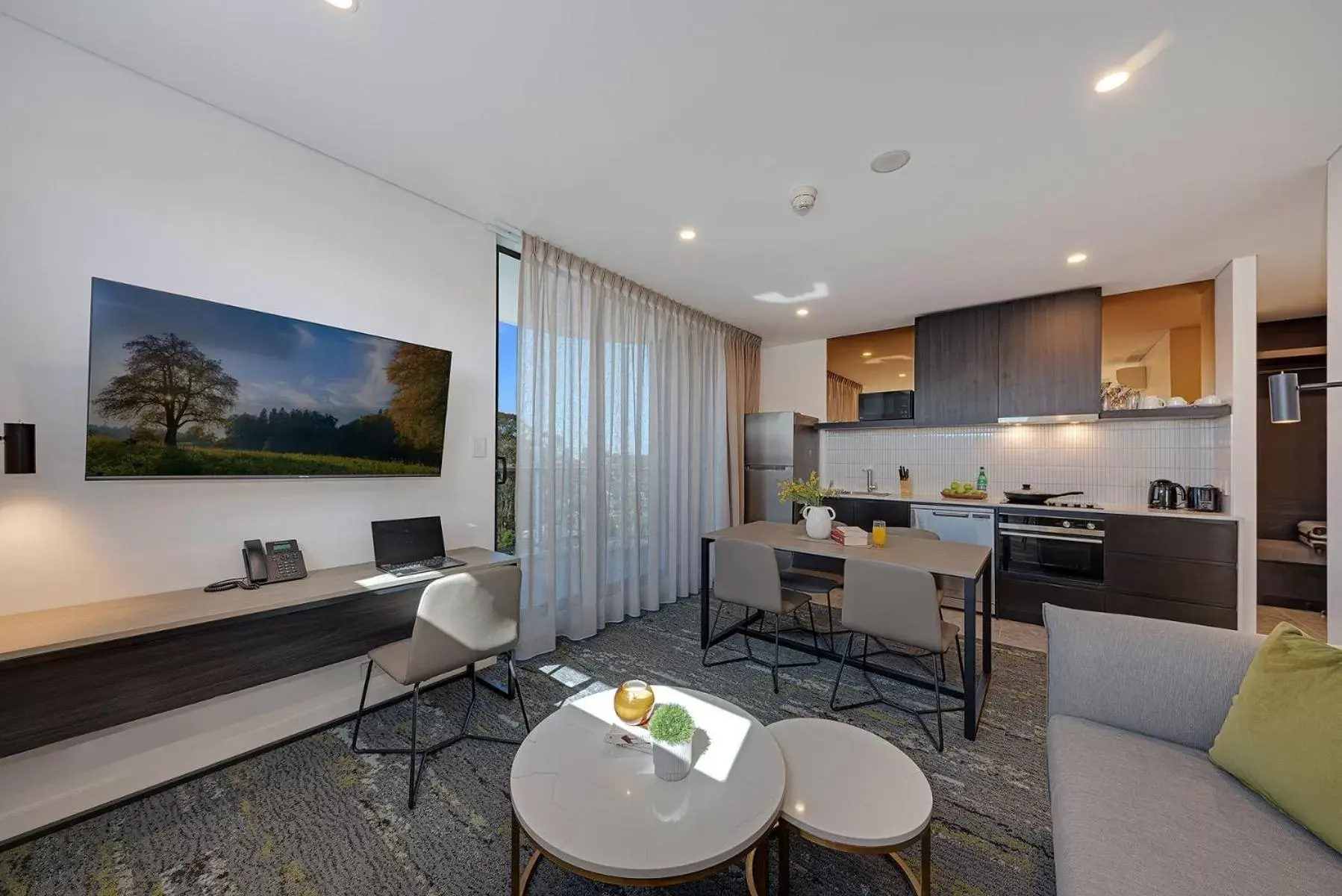 Littomore Suites Kingswood Littomore Suites Kingswood