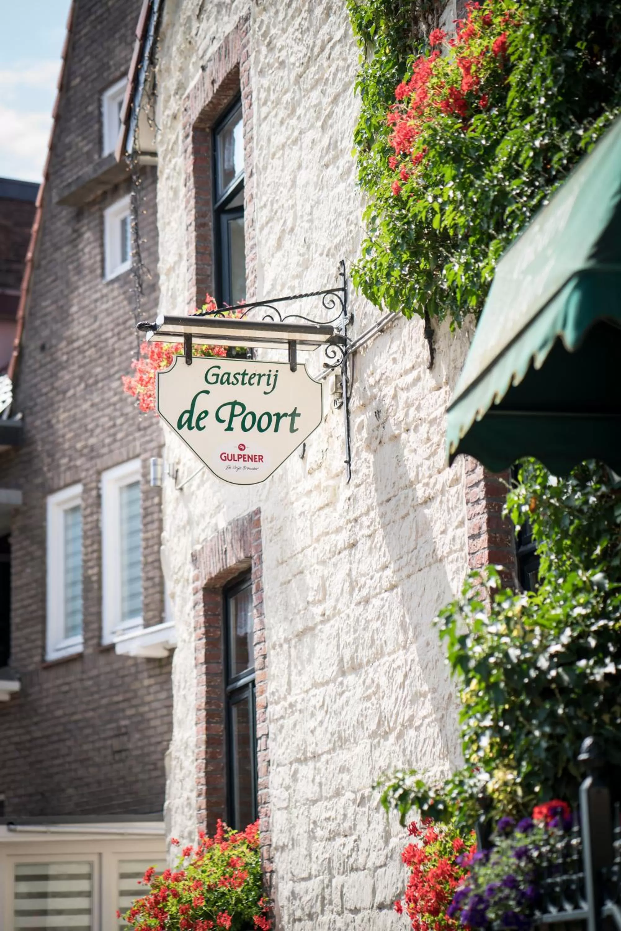 Street view, Property Building in Gasterij de Poort