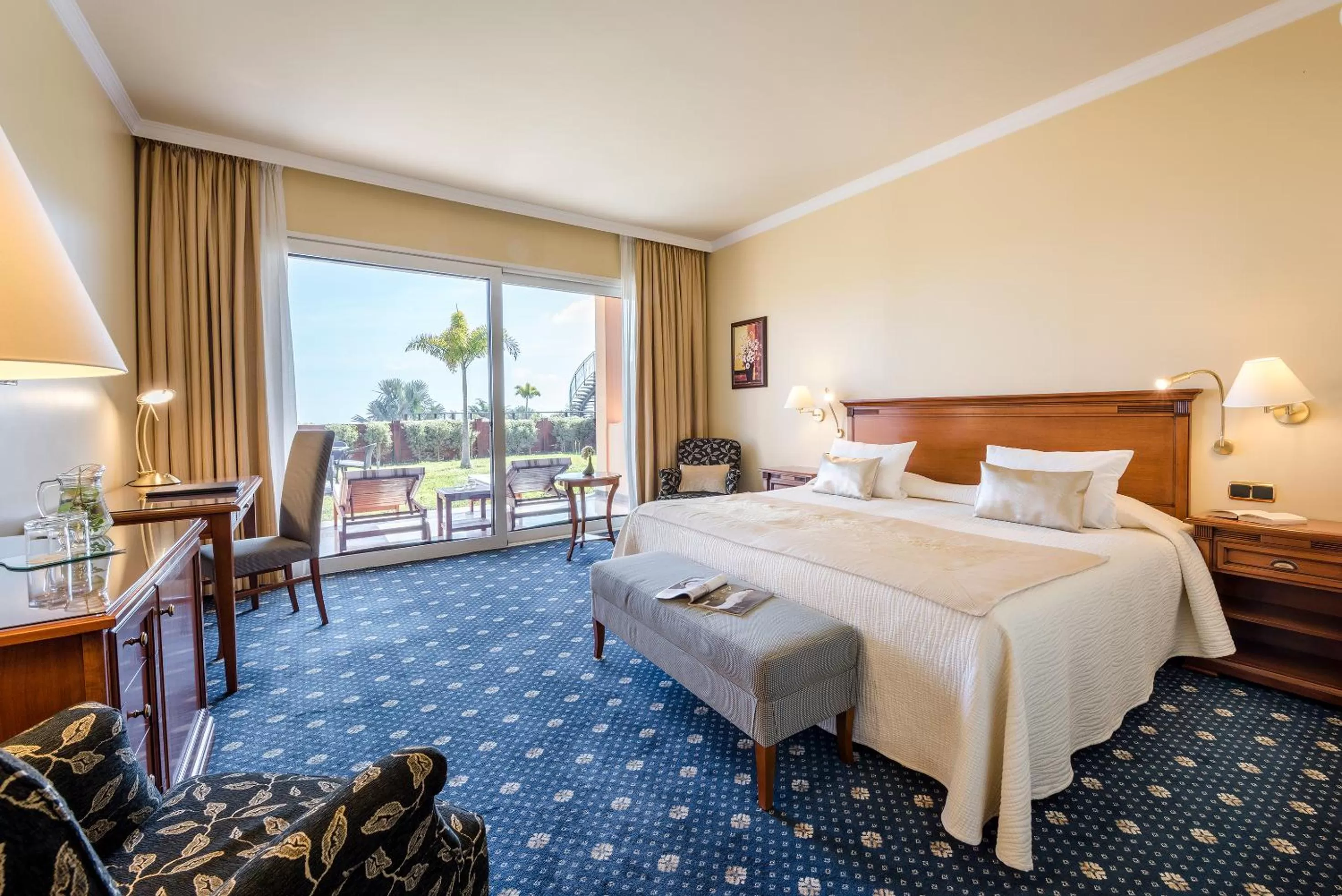 Photo of the whole room, Bed in Casa León Royal Retreat