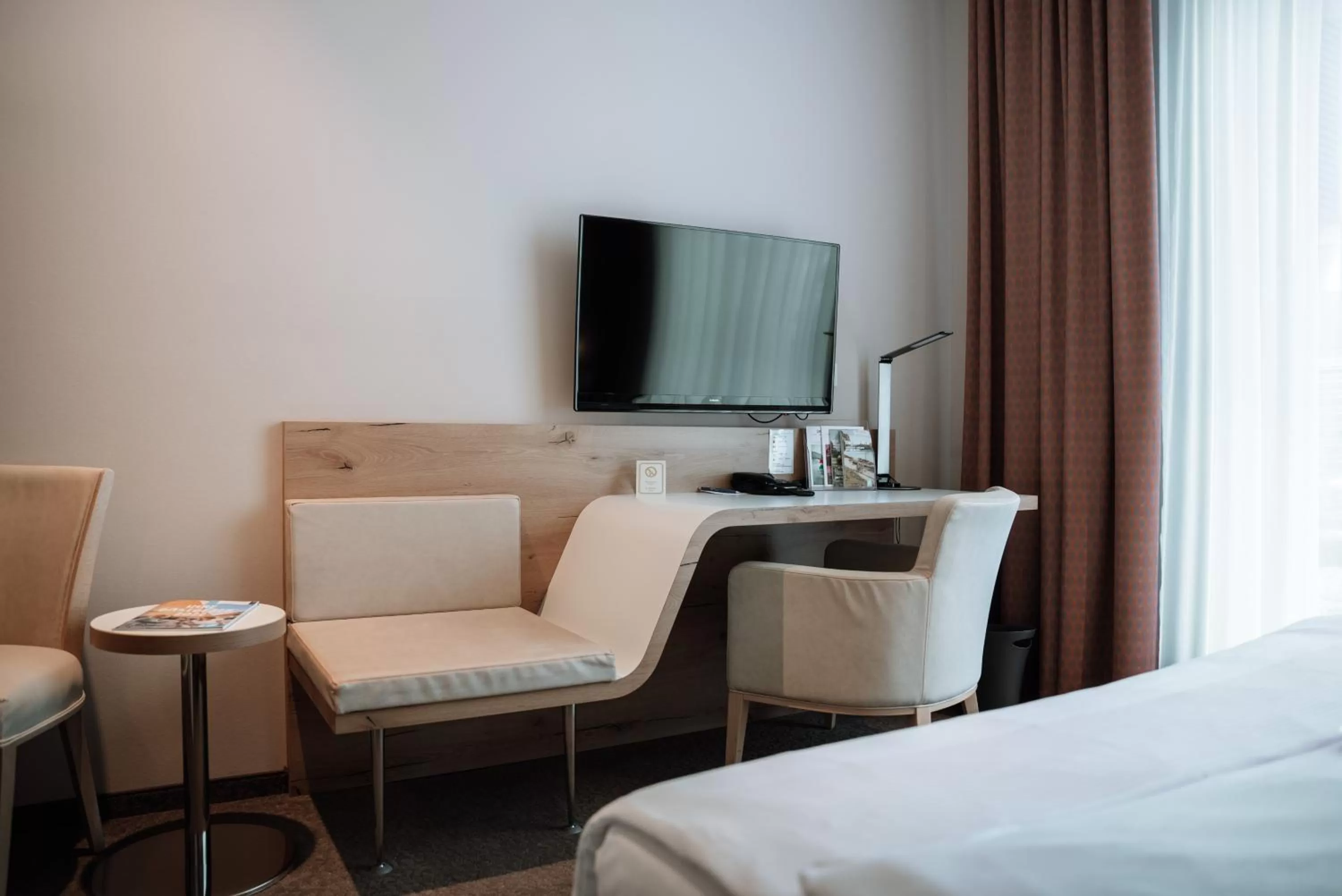 TV and multimedia, Bed in Centrale Hotel und Restaurant