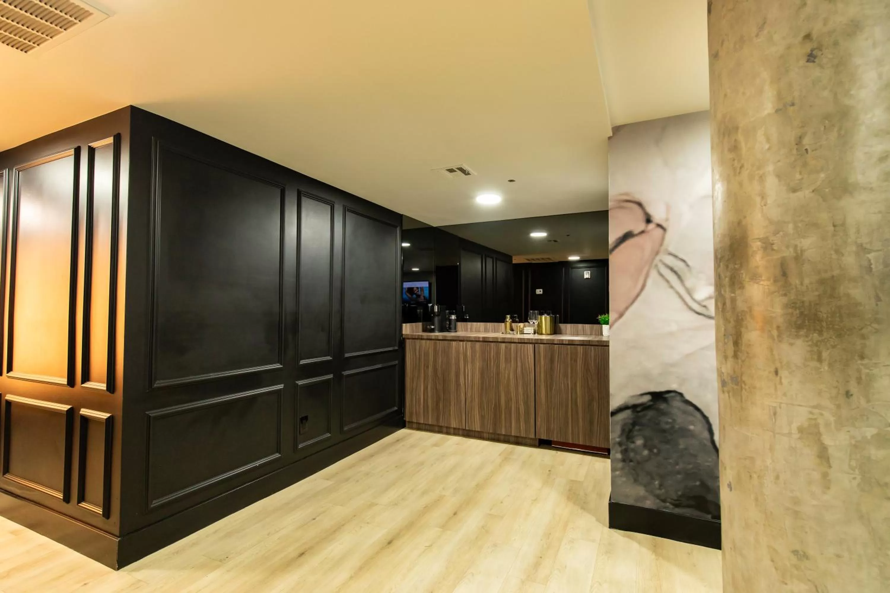 Kitchen or kitchenette in The Lexi Las Vegas