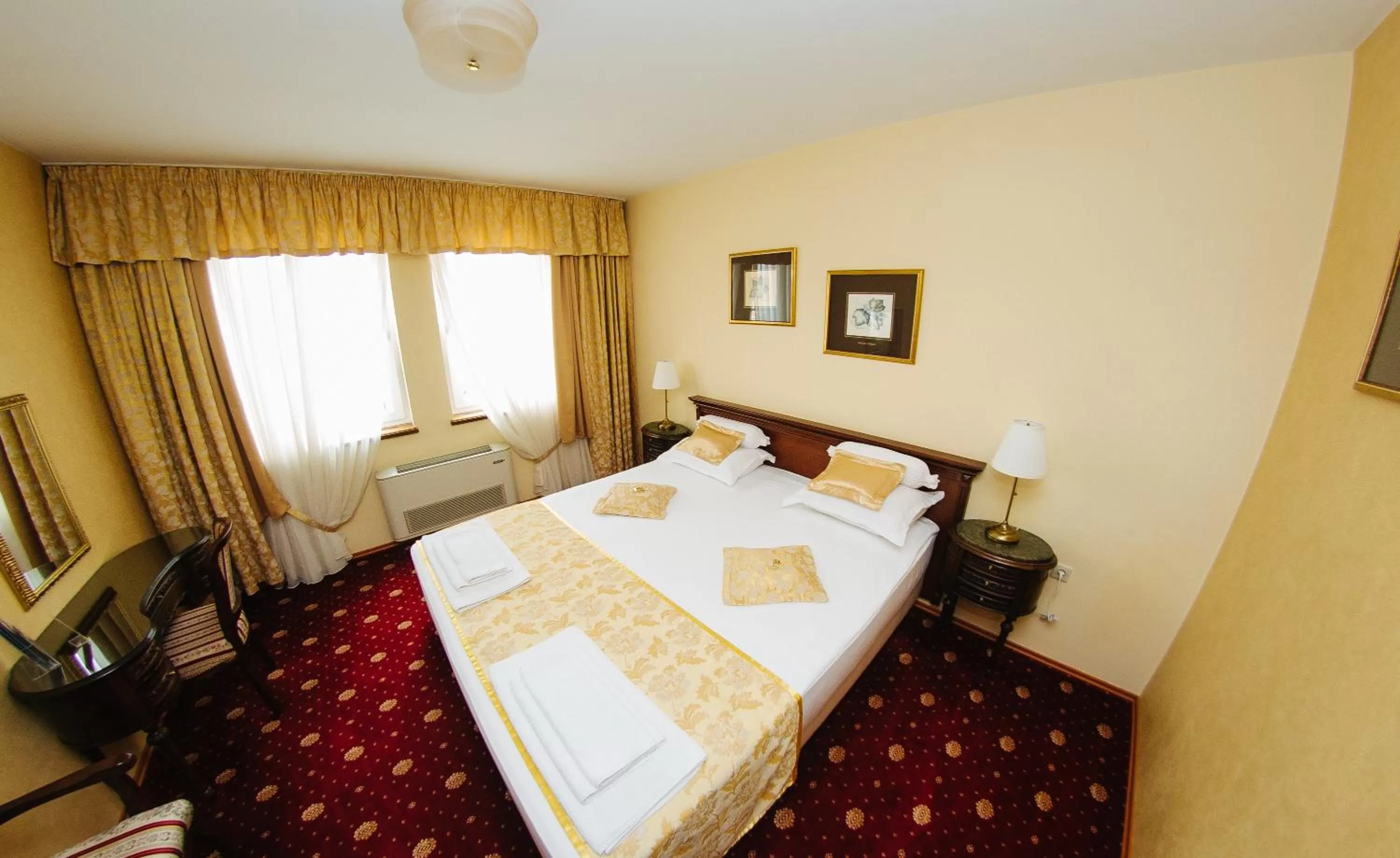 Photo of the whole room, Bed in Garni Hotel Andric