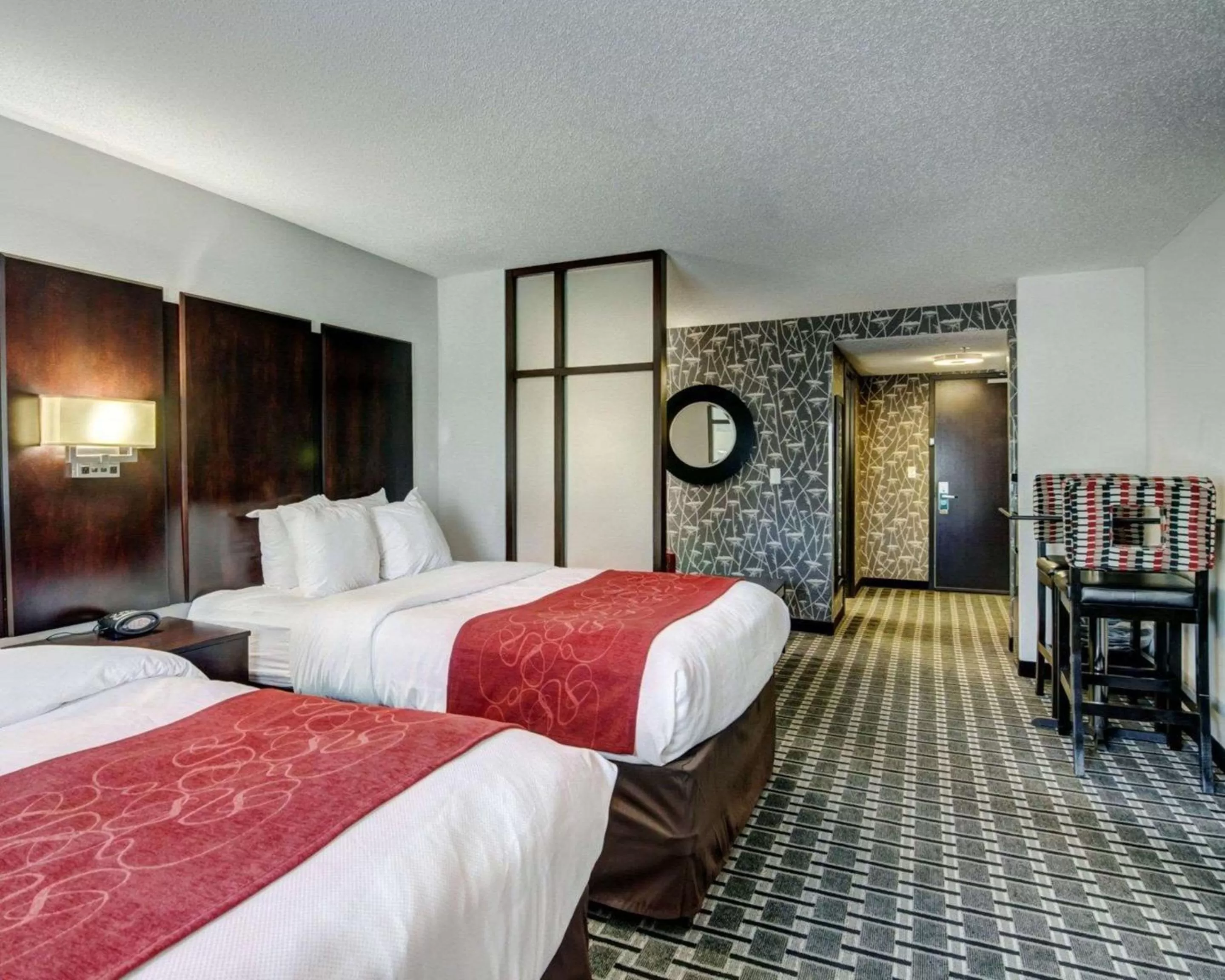 Suite with One King Bed and Two Queen Beds in Comfort Suites Williamsburg Historic Area