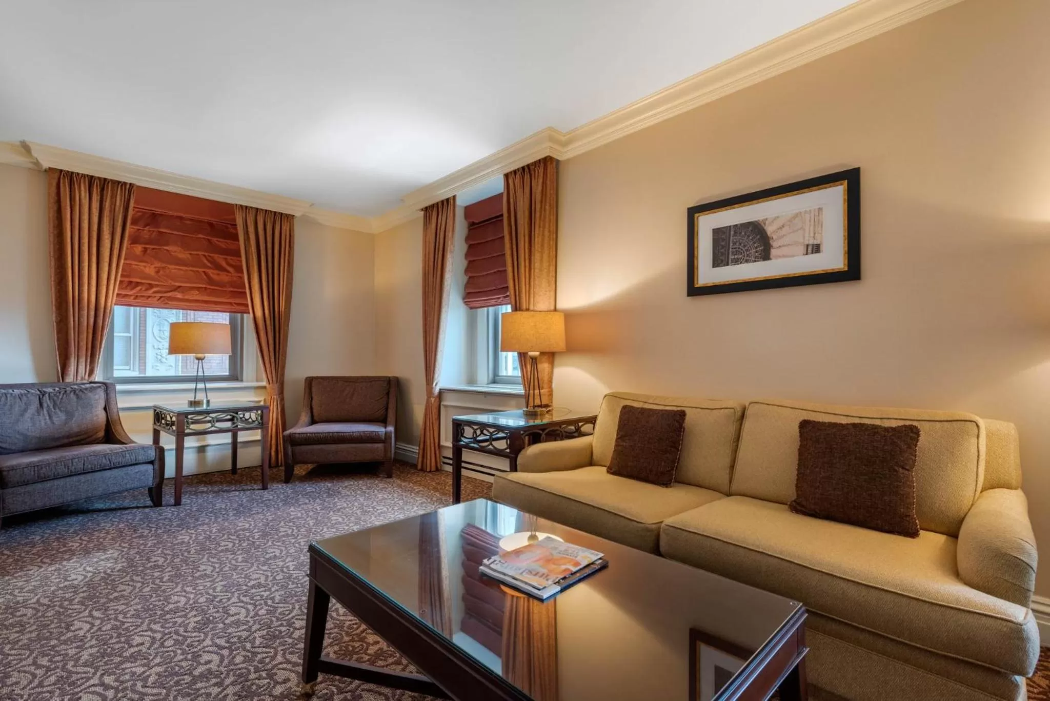 Photo of the whole room in Omni William Penn Hotel