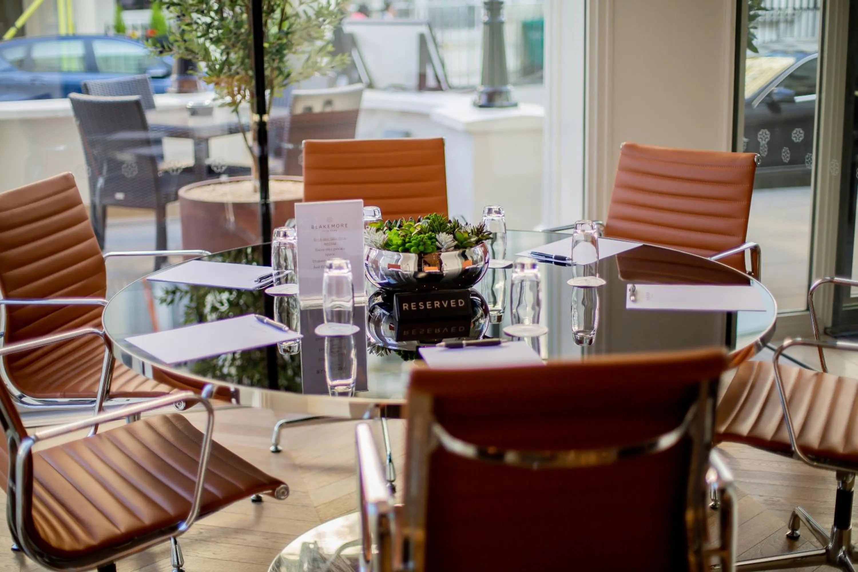 Area and facilities in Blakemore Hyde Park