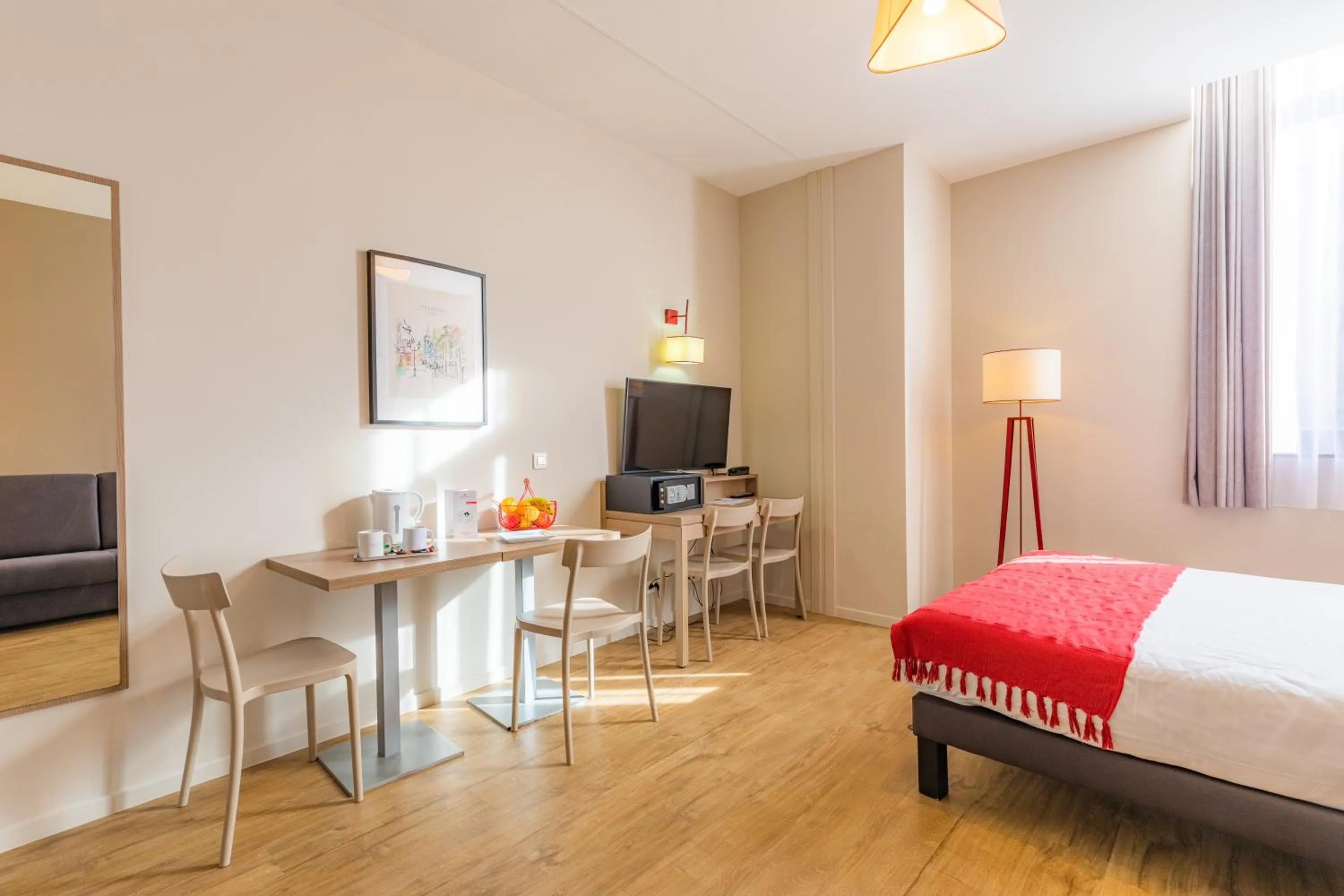 TV and multimedia, Bed in Appart'City Confort Strasbourg Centre