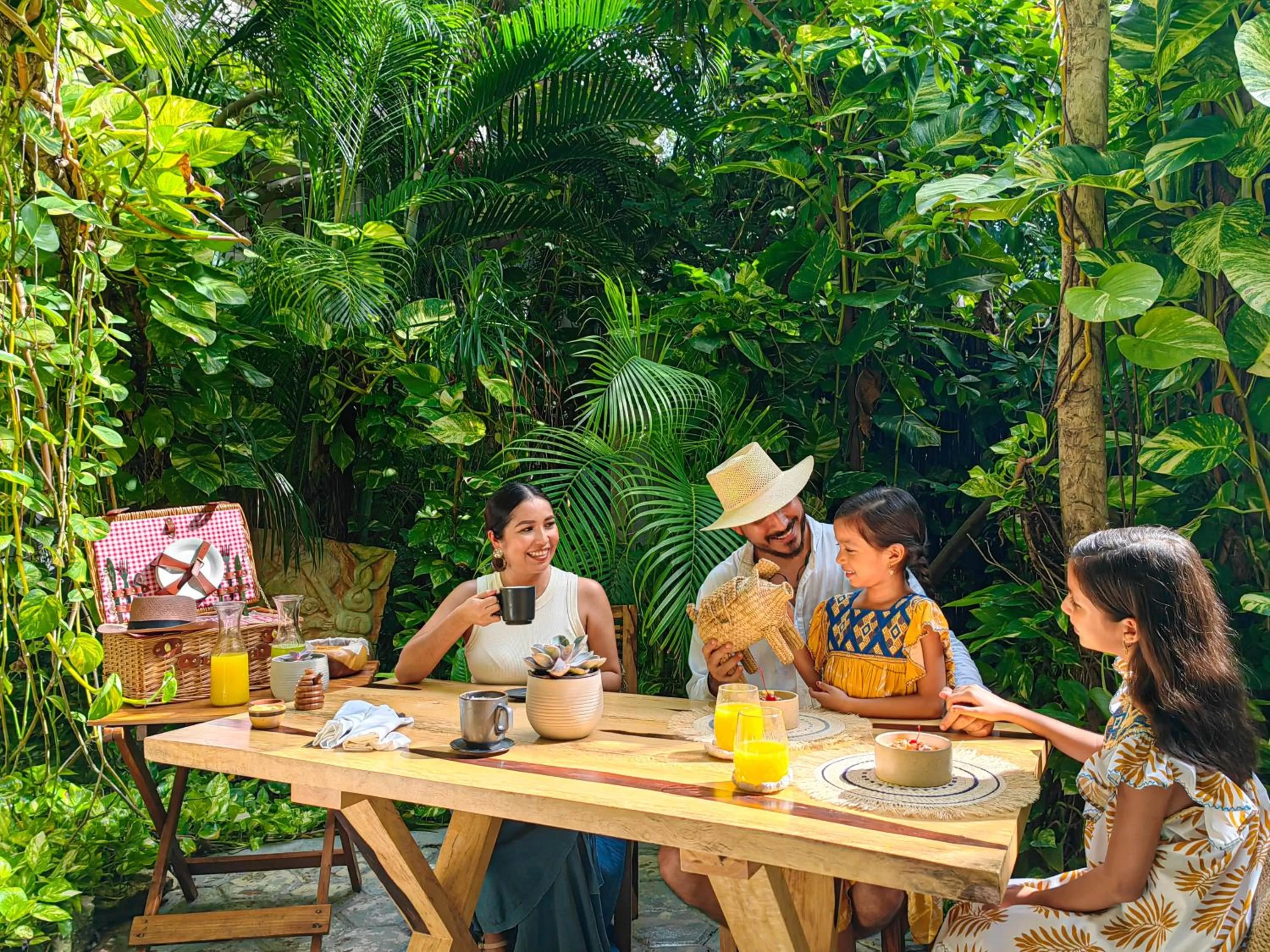 Dining area in Hotel Hulku