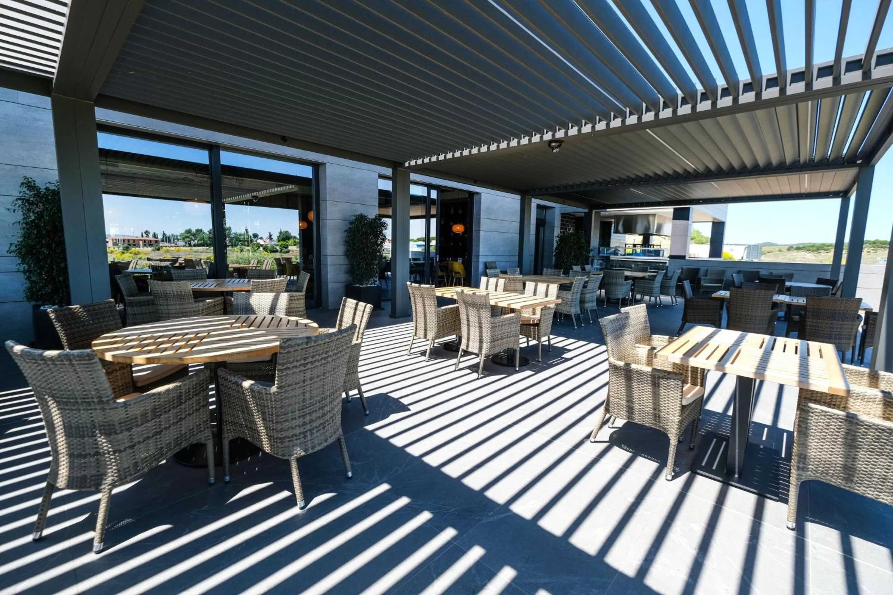 Restaurant/places to eat in LD Sevilla