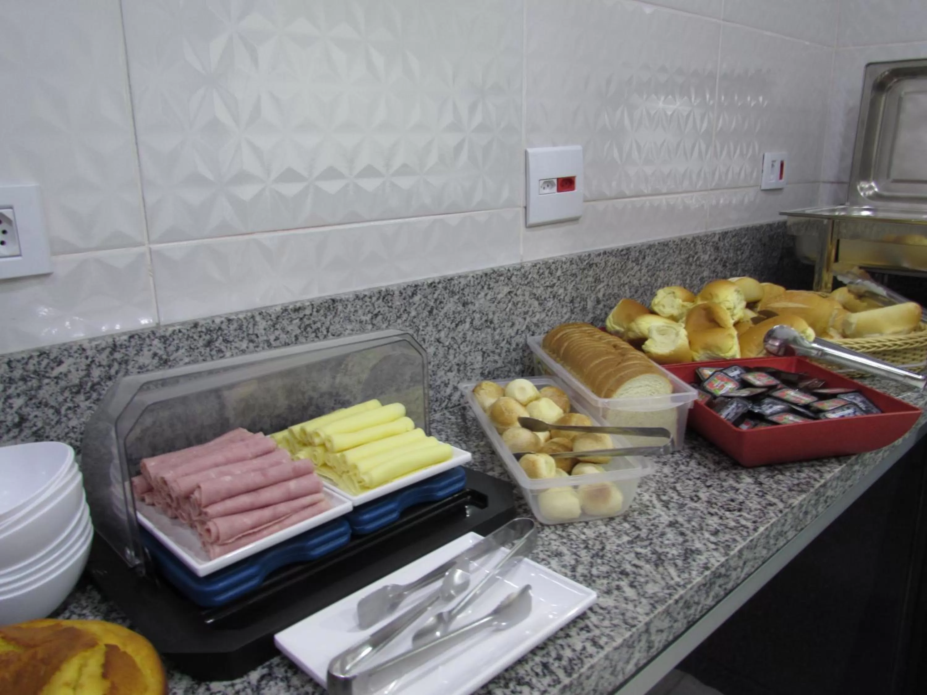 Food in Hotel Minho -Próximo 25 Março , Brás e Bom Retiro