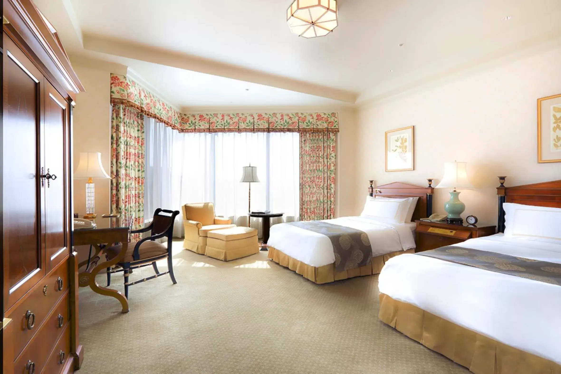 Superior Twin Room with City View and Spa Access - single occupancy in Hotel Chinzanso Tokyo Superior Twin Room with City View and Spa Access - single occupancy in Hotel Chinzanso Tokyo