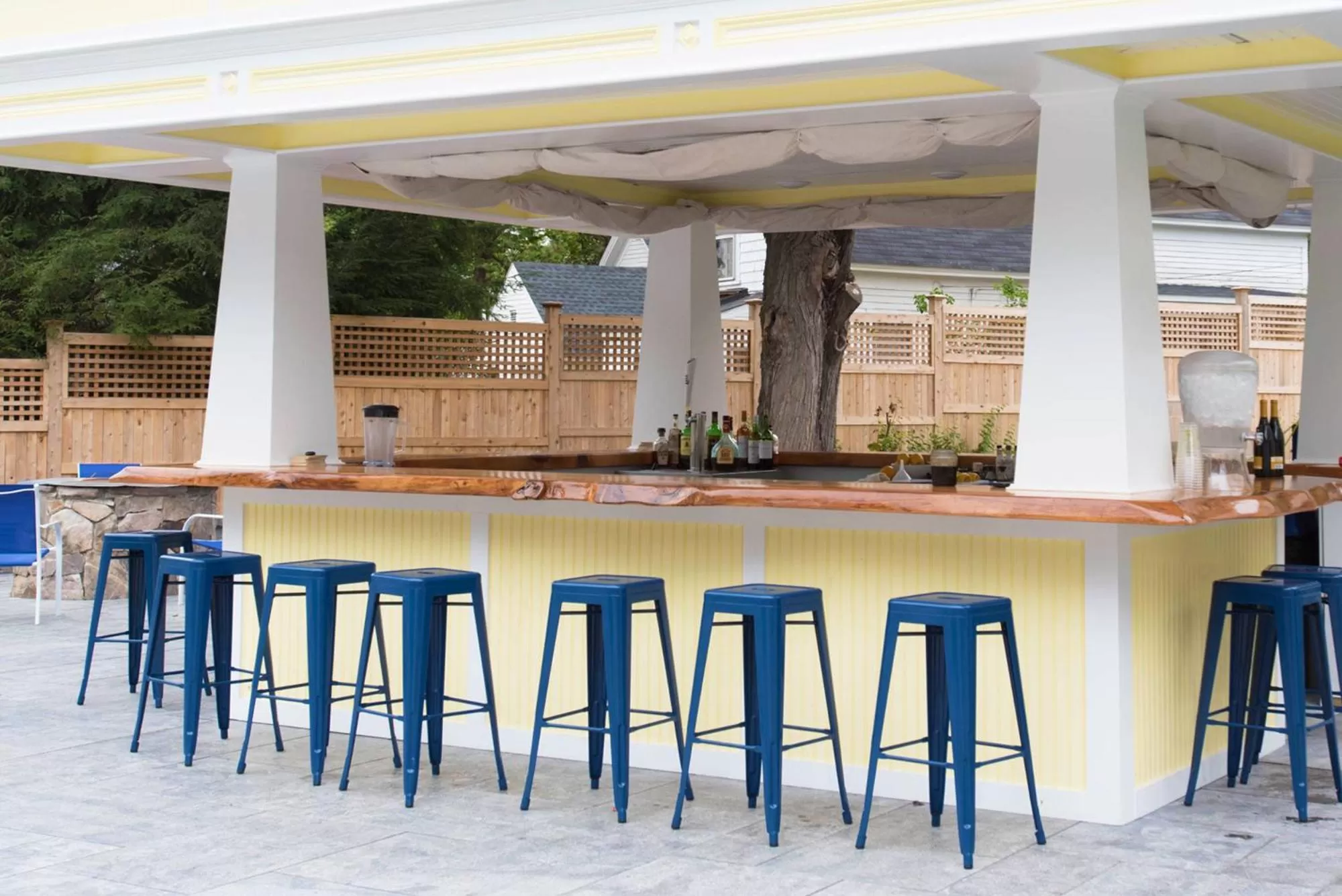 Restaurant/places to eat in Admiral's Inn Resort